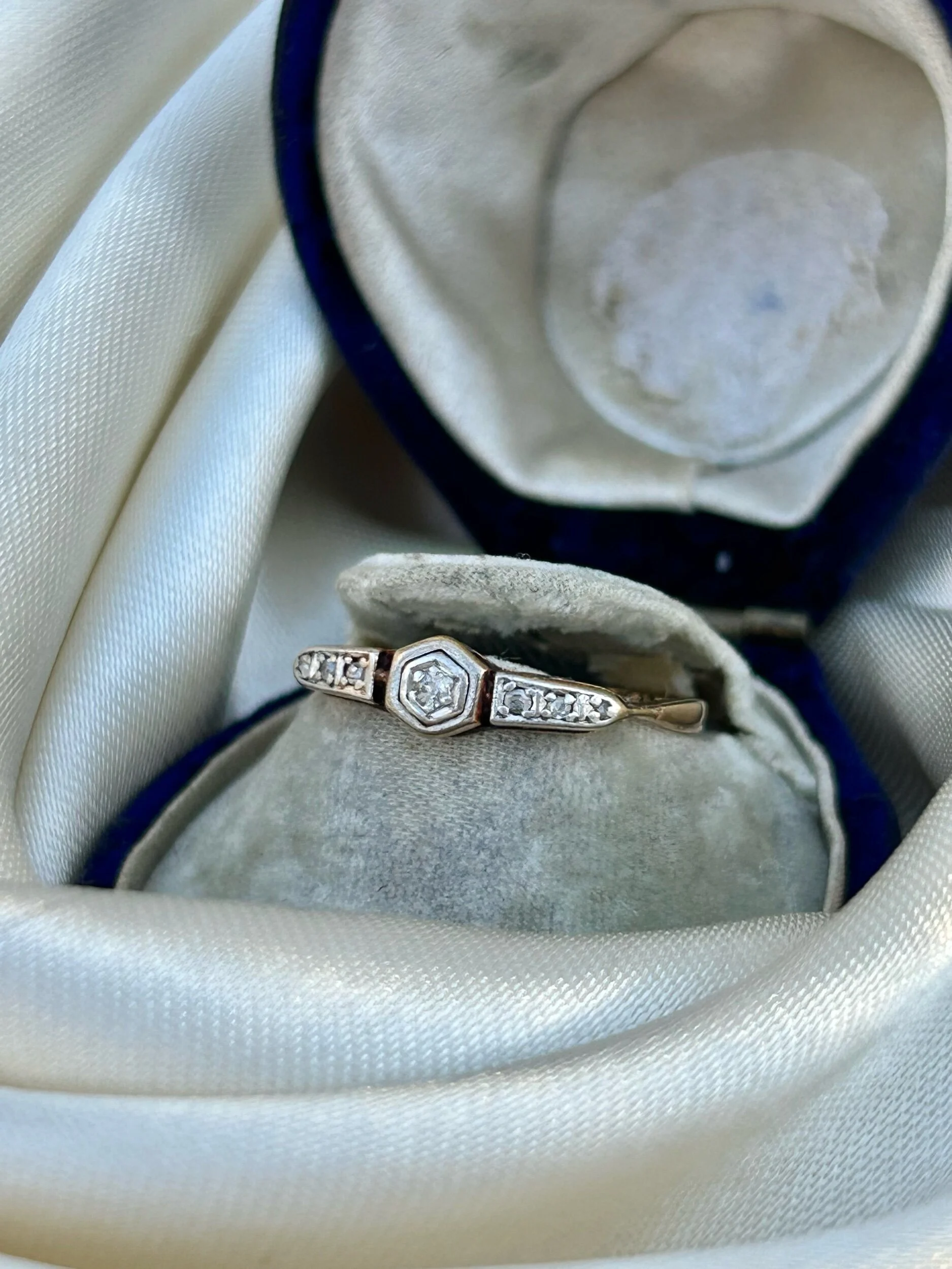 6E1FC3E2-00E3-4A44-BD3F-8896DAF28856