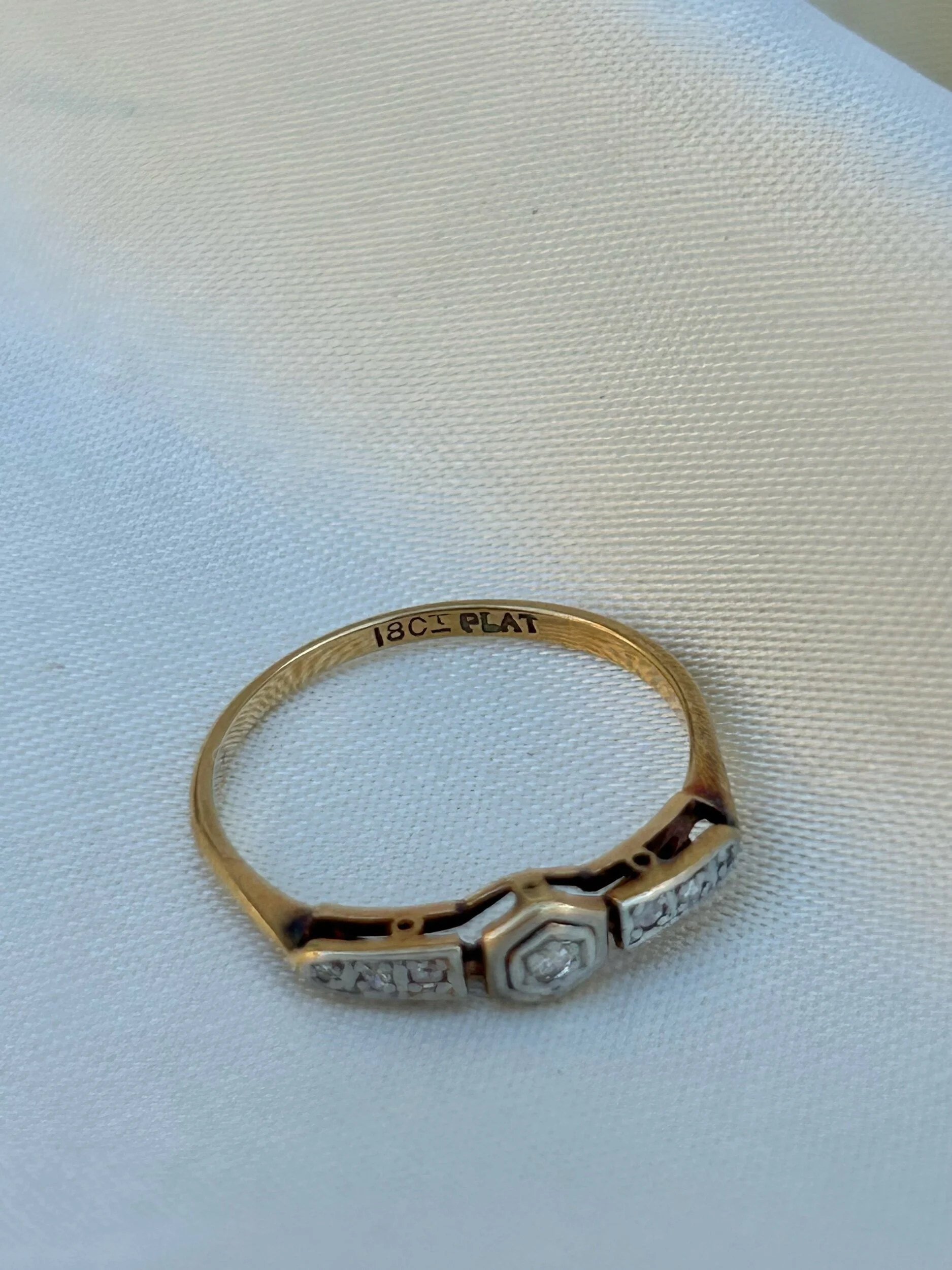 D45FCE92-E5F2-494F-8054-A3F16A4AD8CB