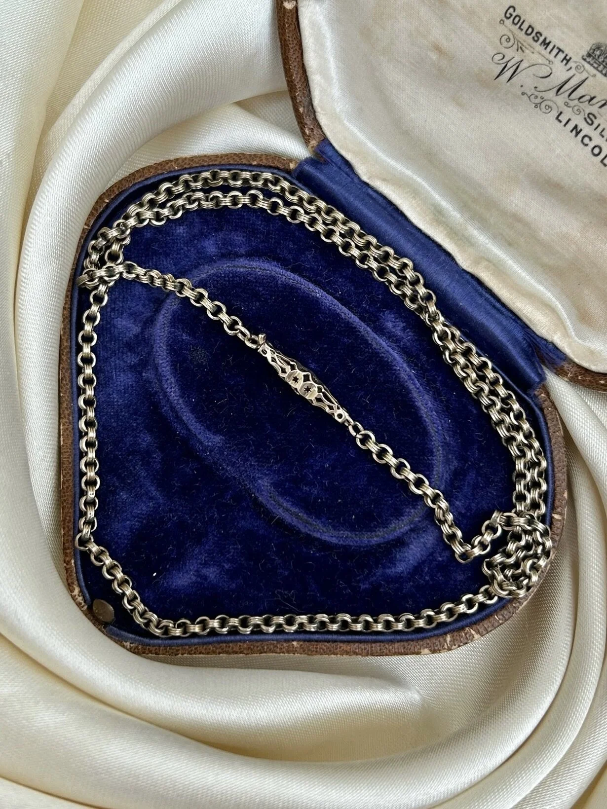 STAR LINK CLASP CHAIN - £460