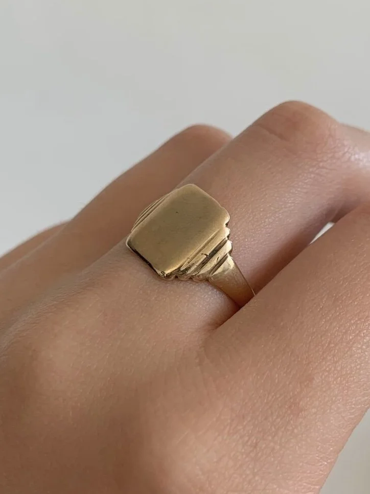 VINTAGE SIGNET RING - £120