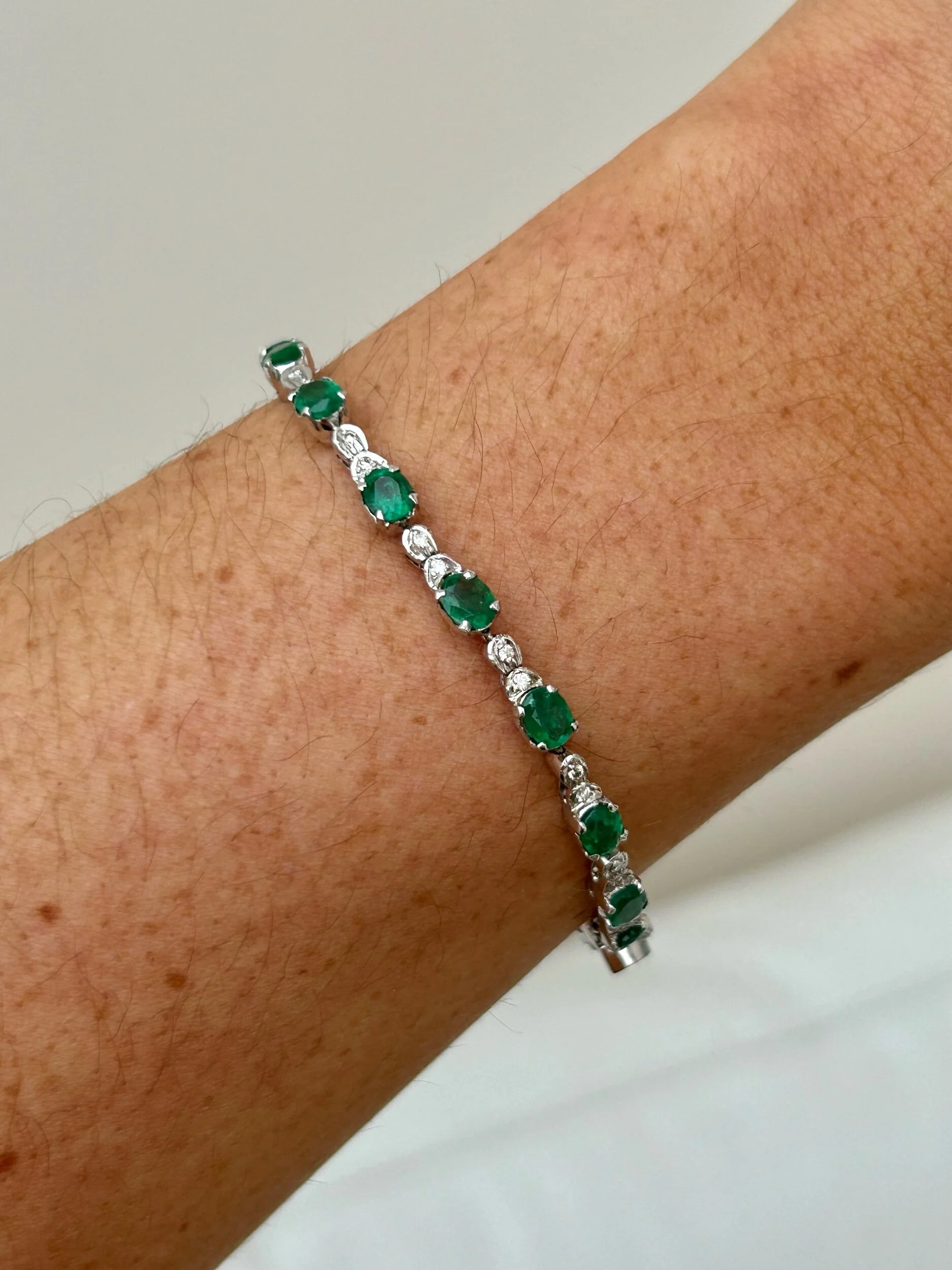 112A4C18-592A-4258-B2A3-57330D84C34E