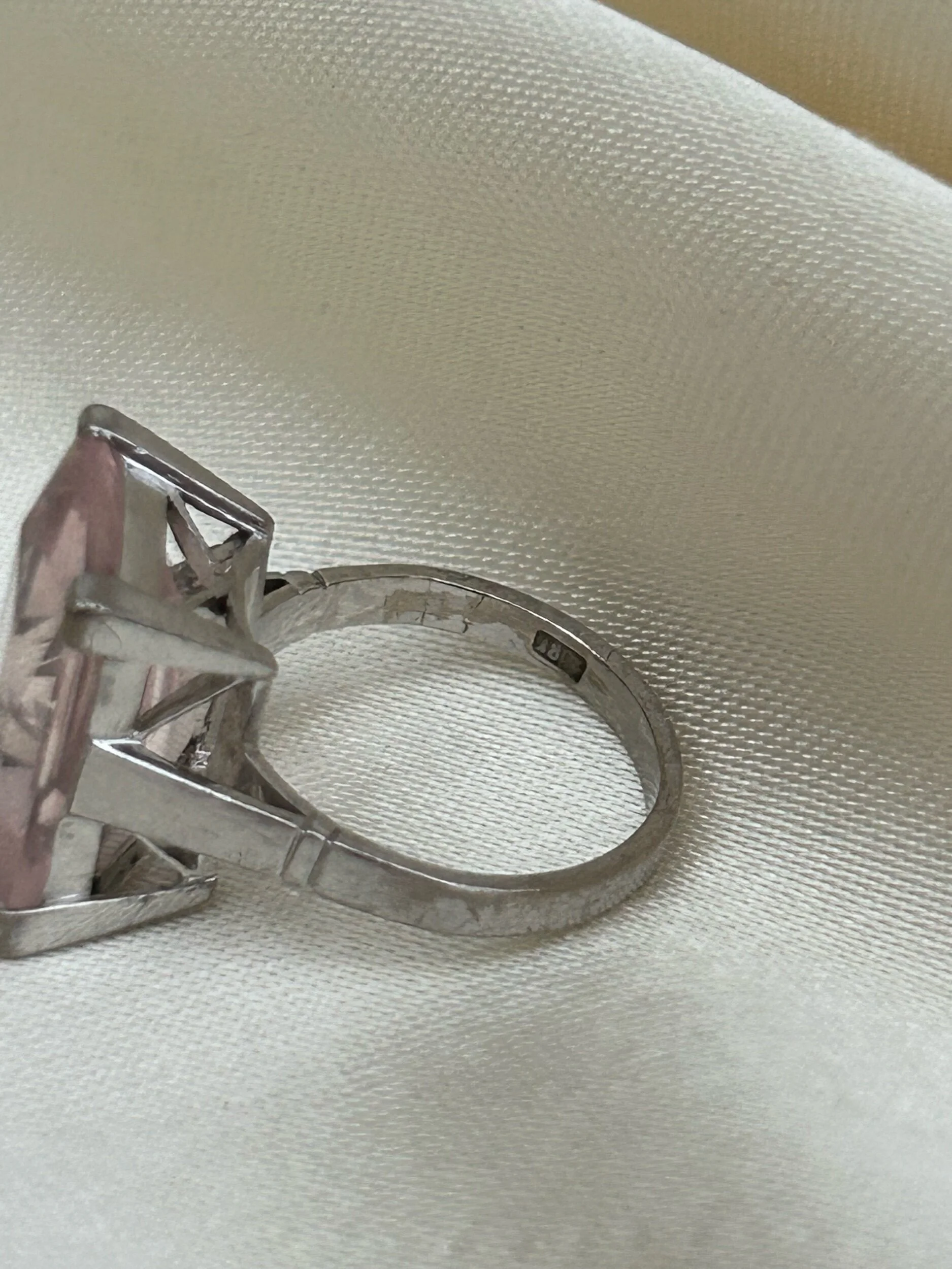 E91941E4-41C9-4F9A-9F27-321BF60F11E9