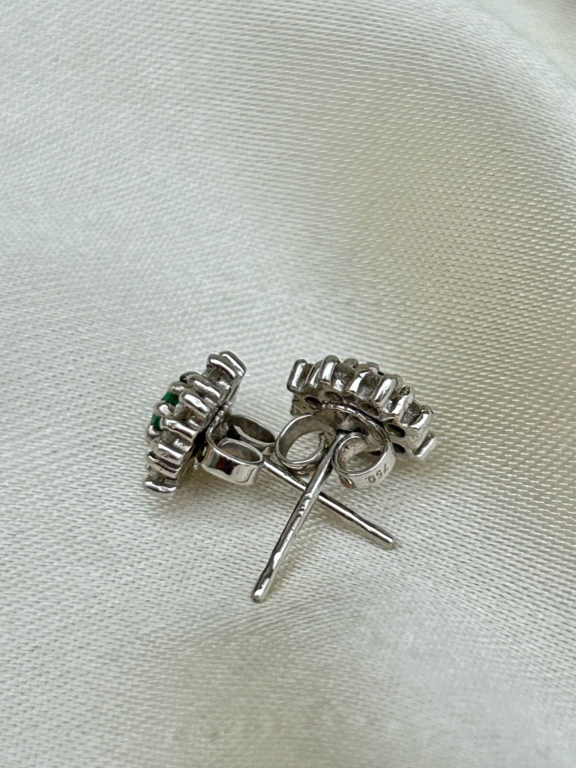 EFE906D2-2529-434A-BF6E-544F07CFEFF9