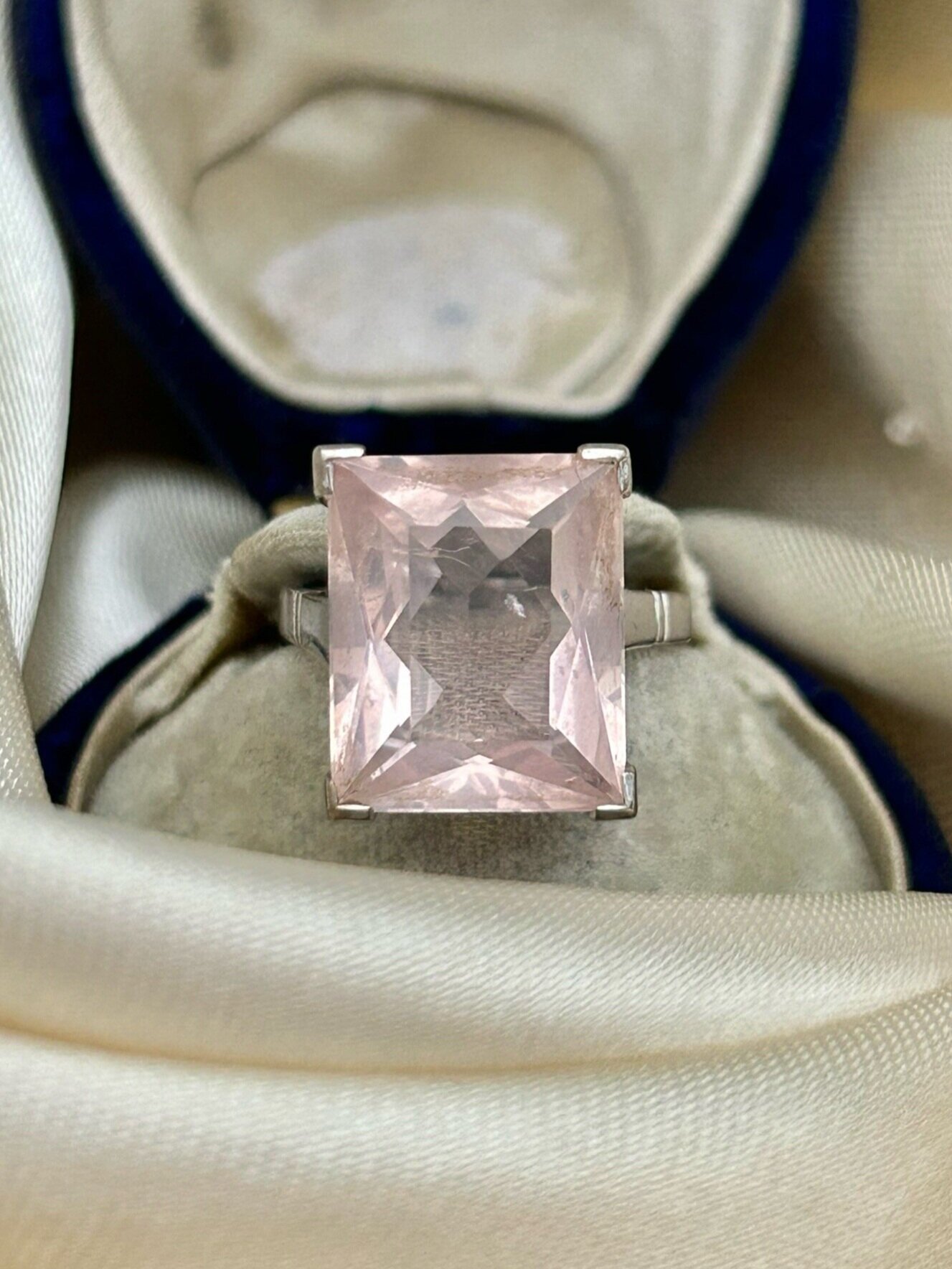 E1ED419B-5C47-486F-9710-D7150B001688