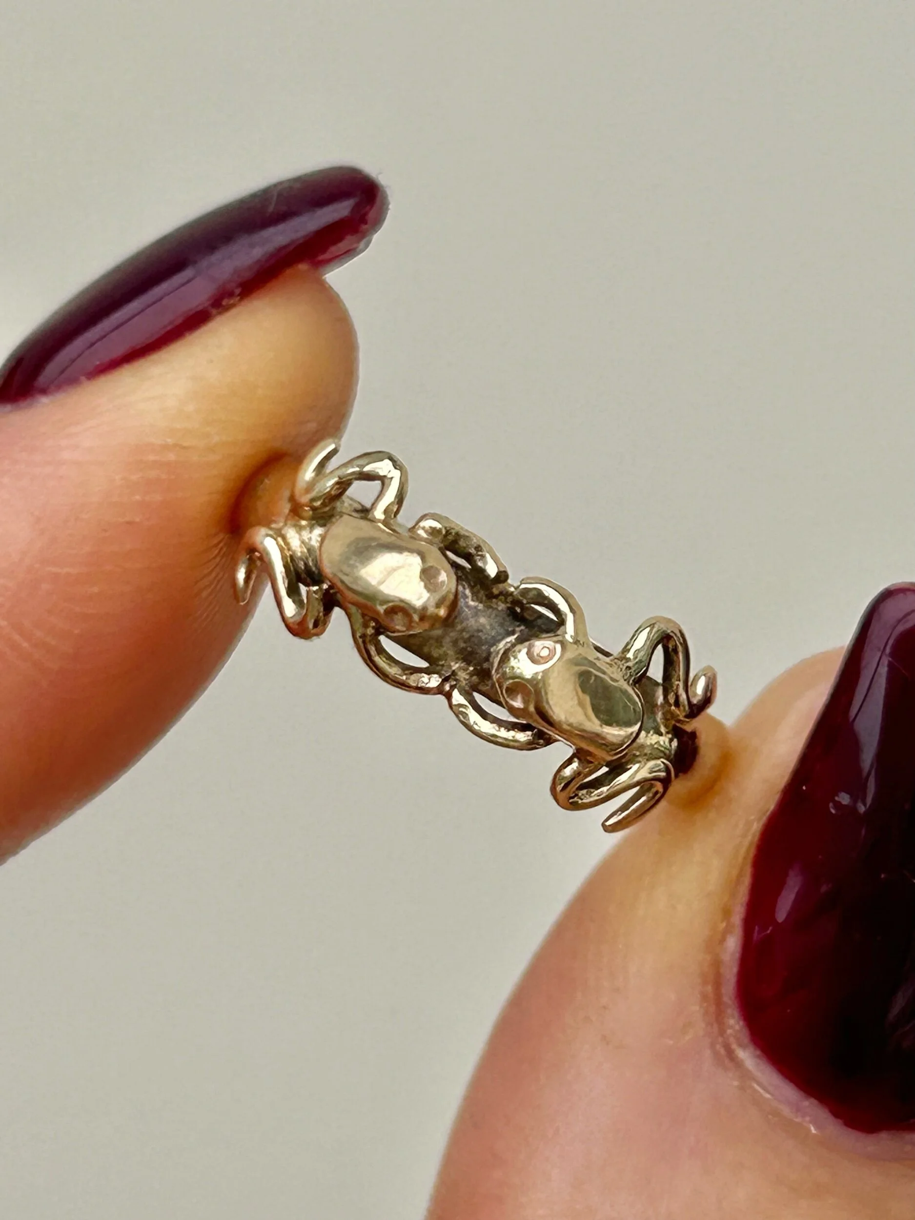 E38C0B07-1A1B-4EF0-8E82-35E4967D2625