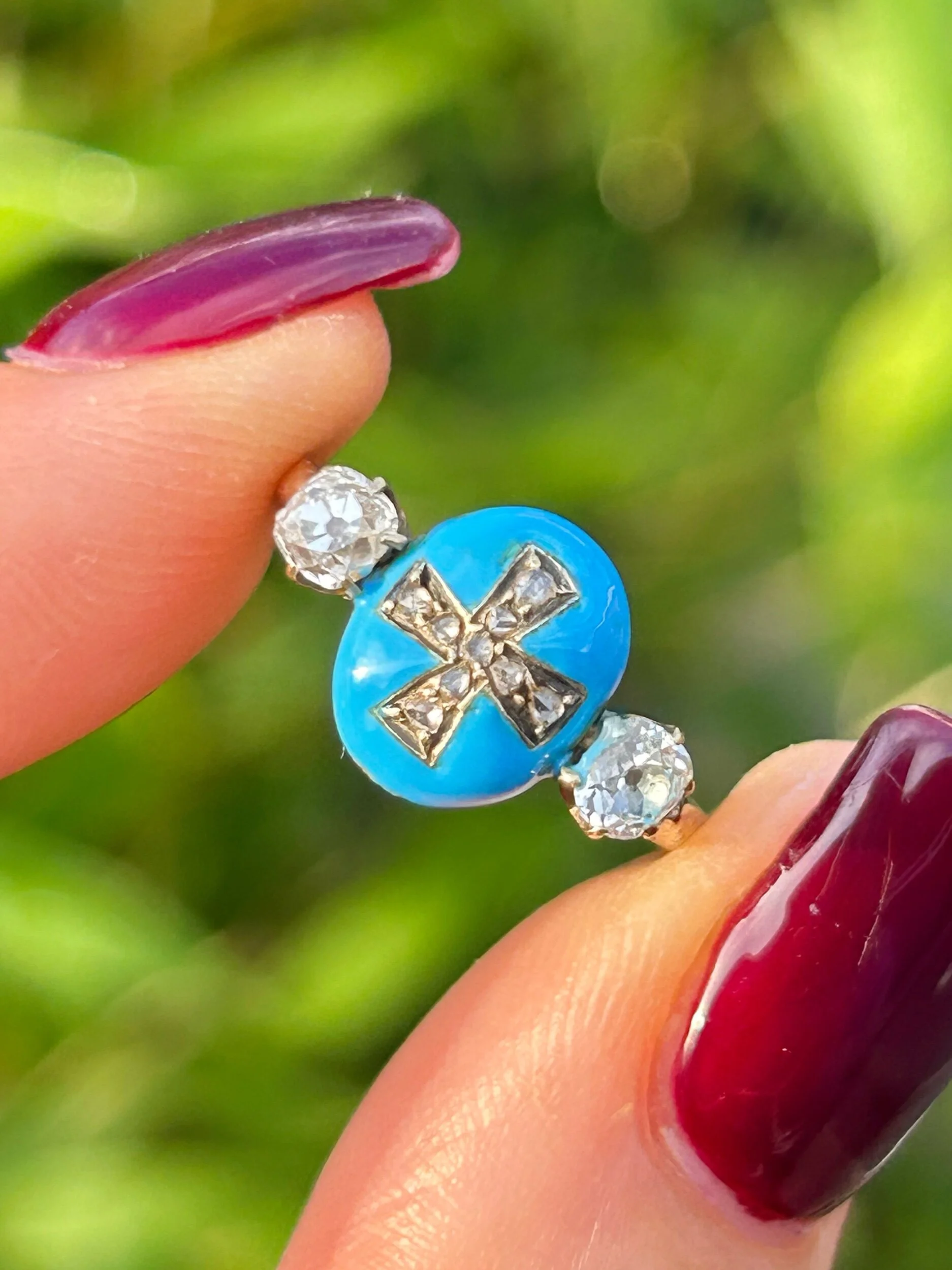 FBB2A696-9E6E-4E3C-A5E6-BAAC83438A73