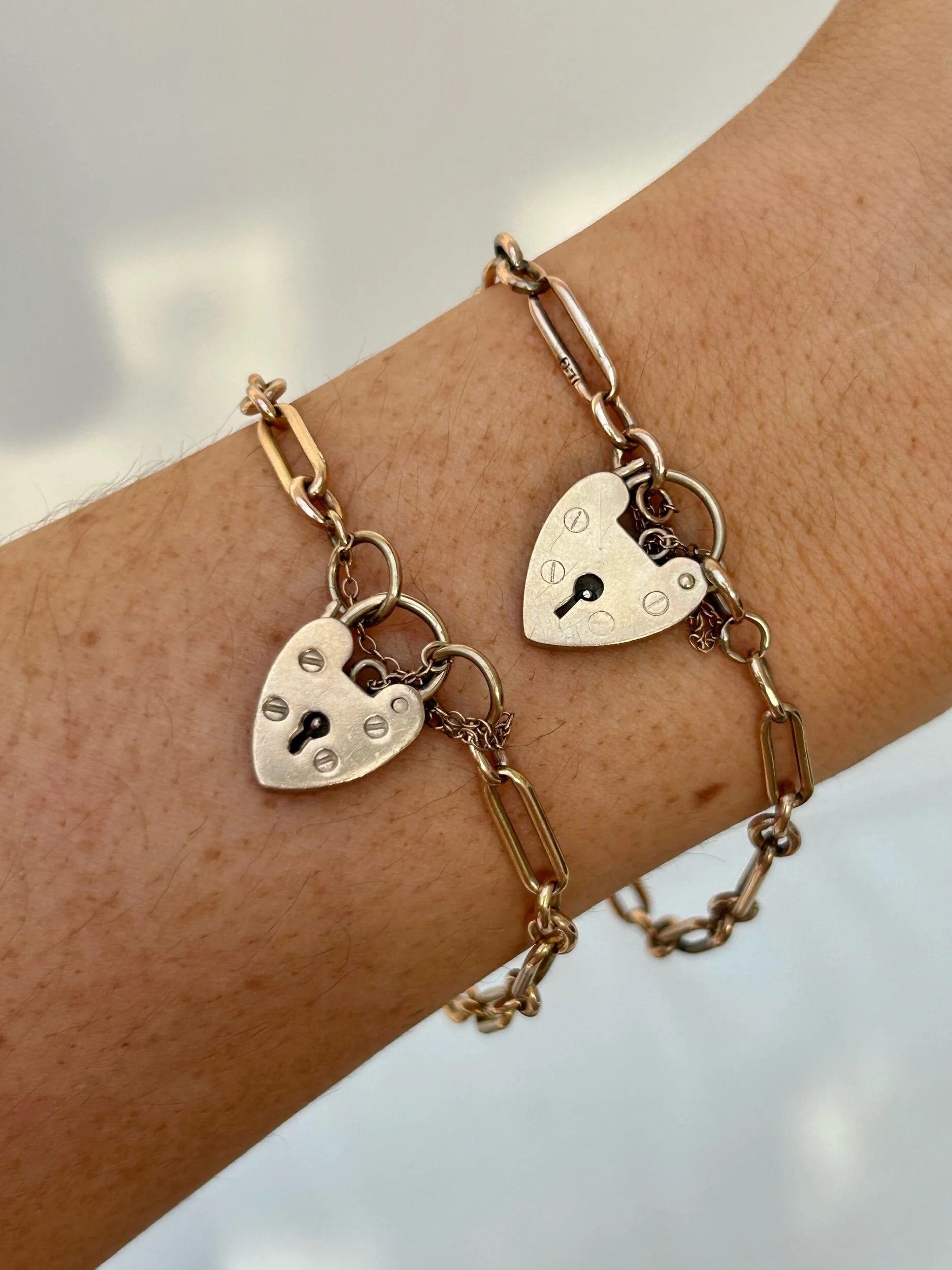 7DE186B8-731C-42B5-B466-893992C1F47C