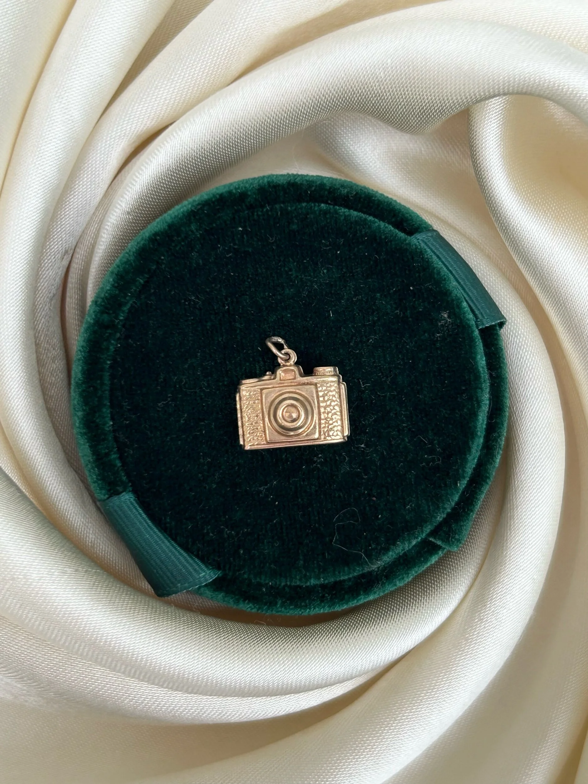 74B35E80-E9D5-4190-BB9C-D6DA82B3A10C