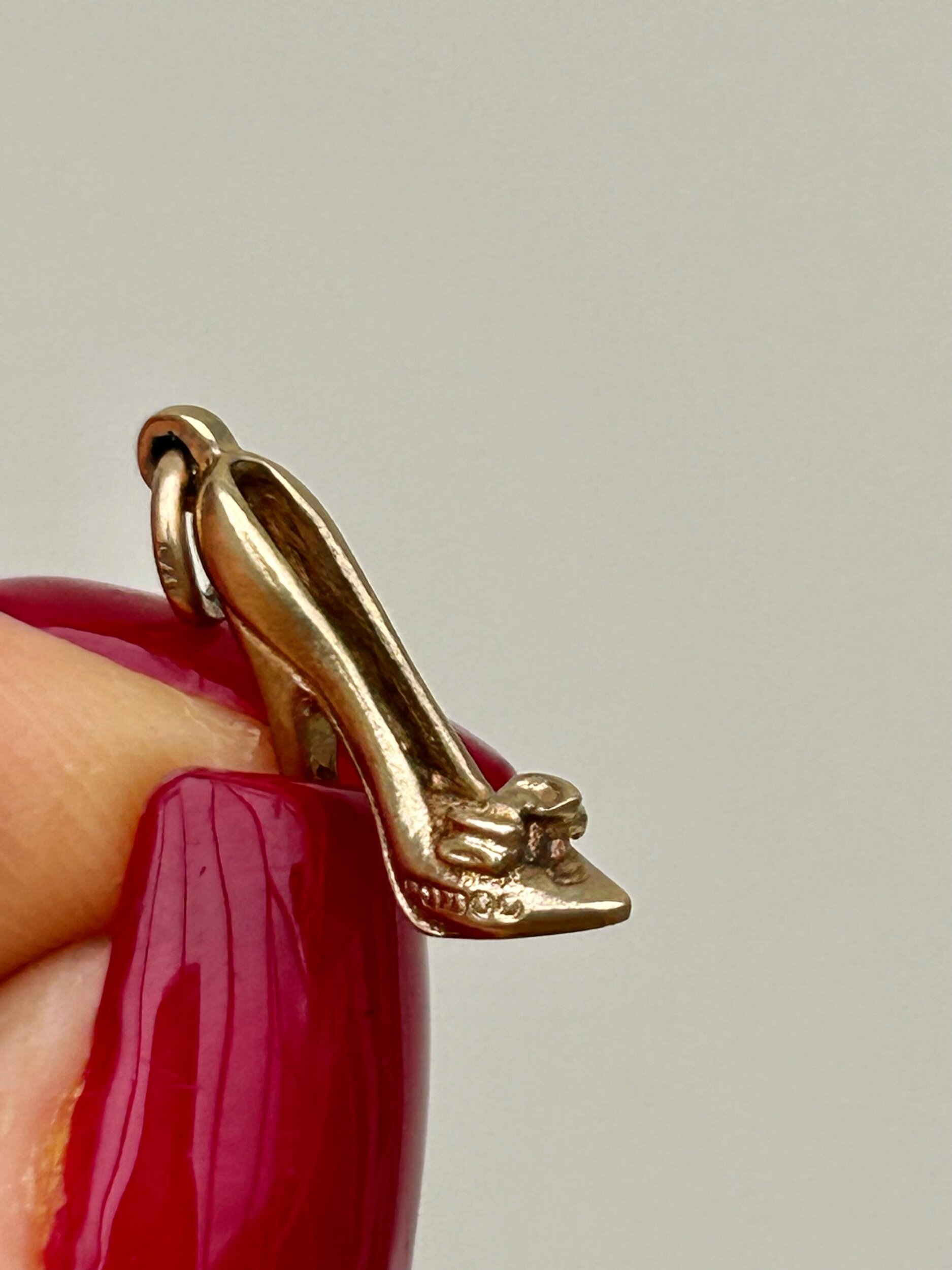 F7FAED08-3BD0-40C6-B8AA-359B57207BC2