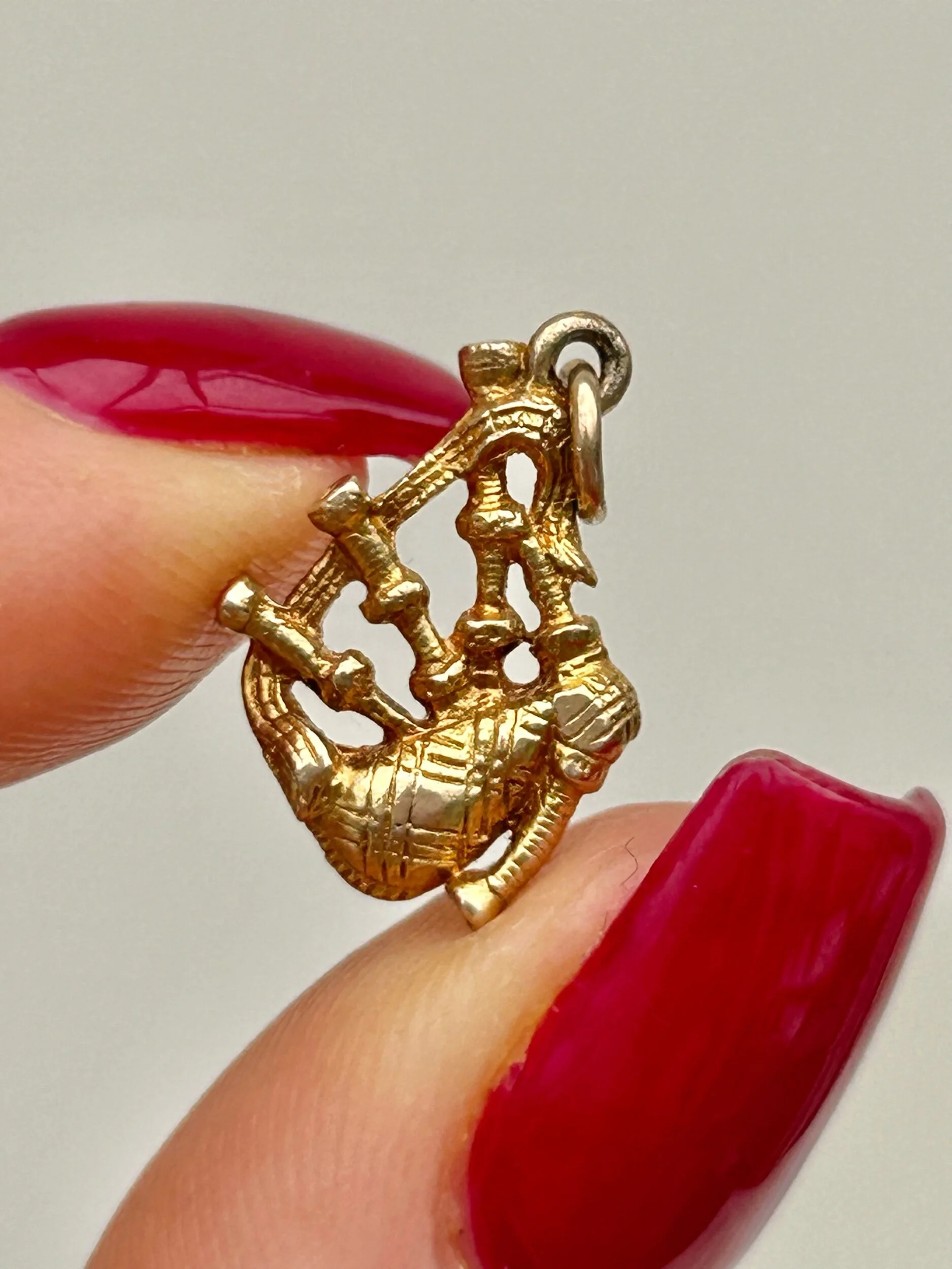 E6D966BB-BD3E-4916-9219-C5BB149A4958