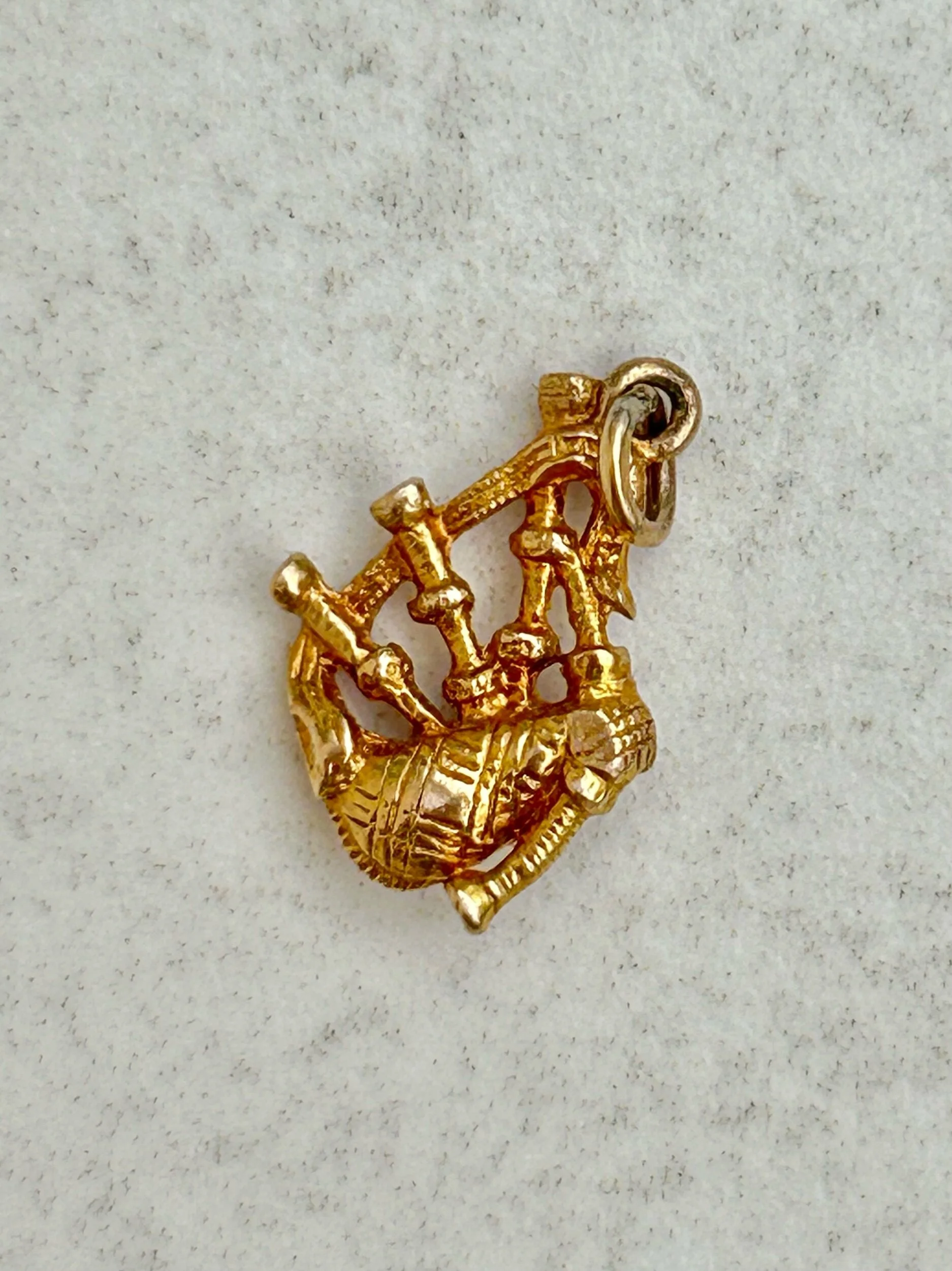 241396B8-E45E-44AB-8988-CE5A70E5E7D4