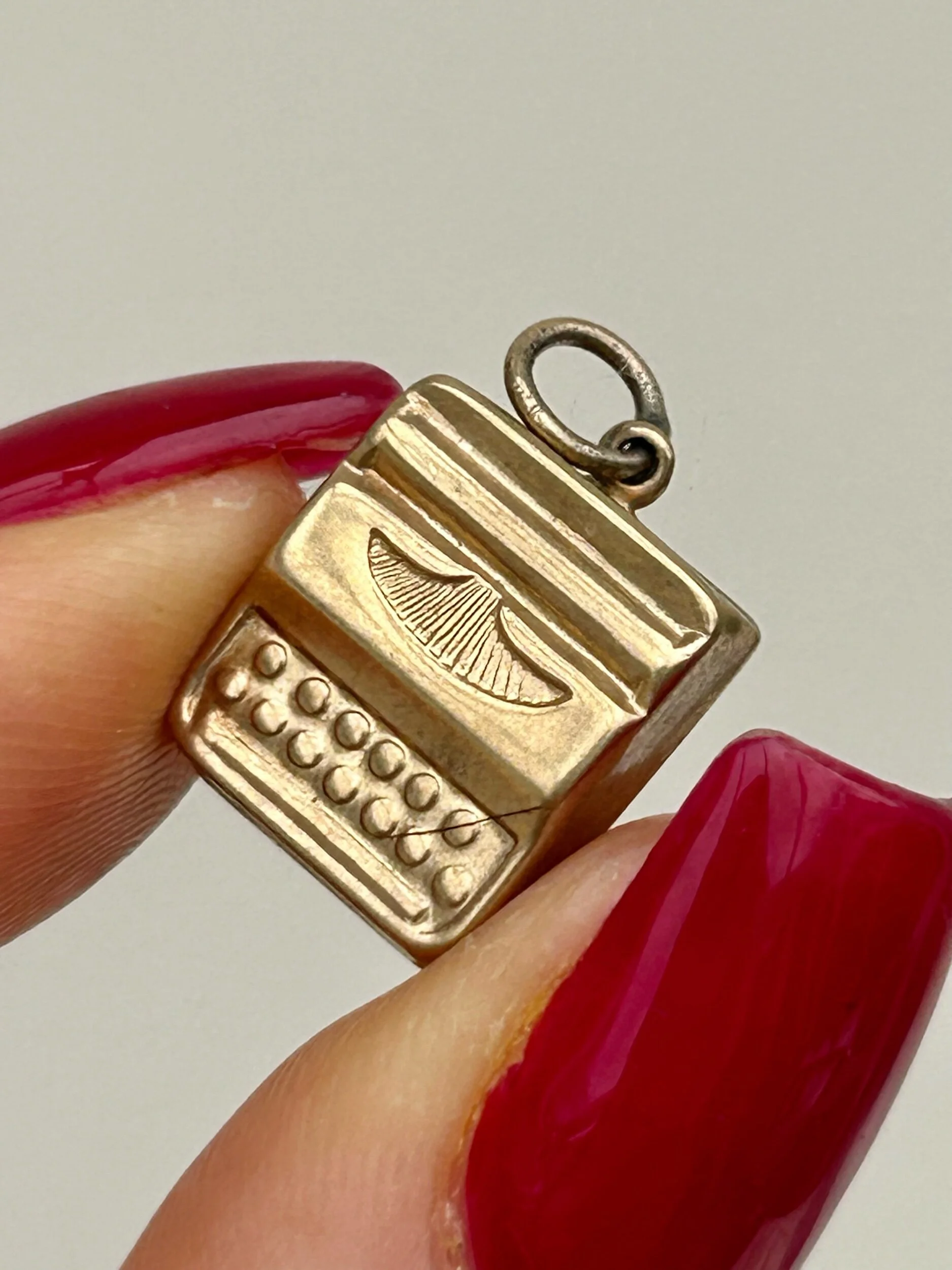 082251AC-1196-4933-8AC9-FC9E6108DCD8