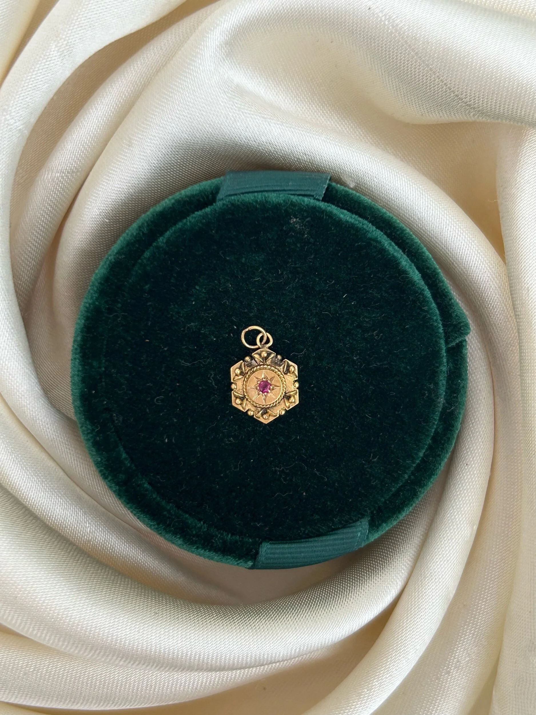 DE0D10BC-4816-4018-A9A3-188EFB29FC5A