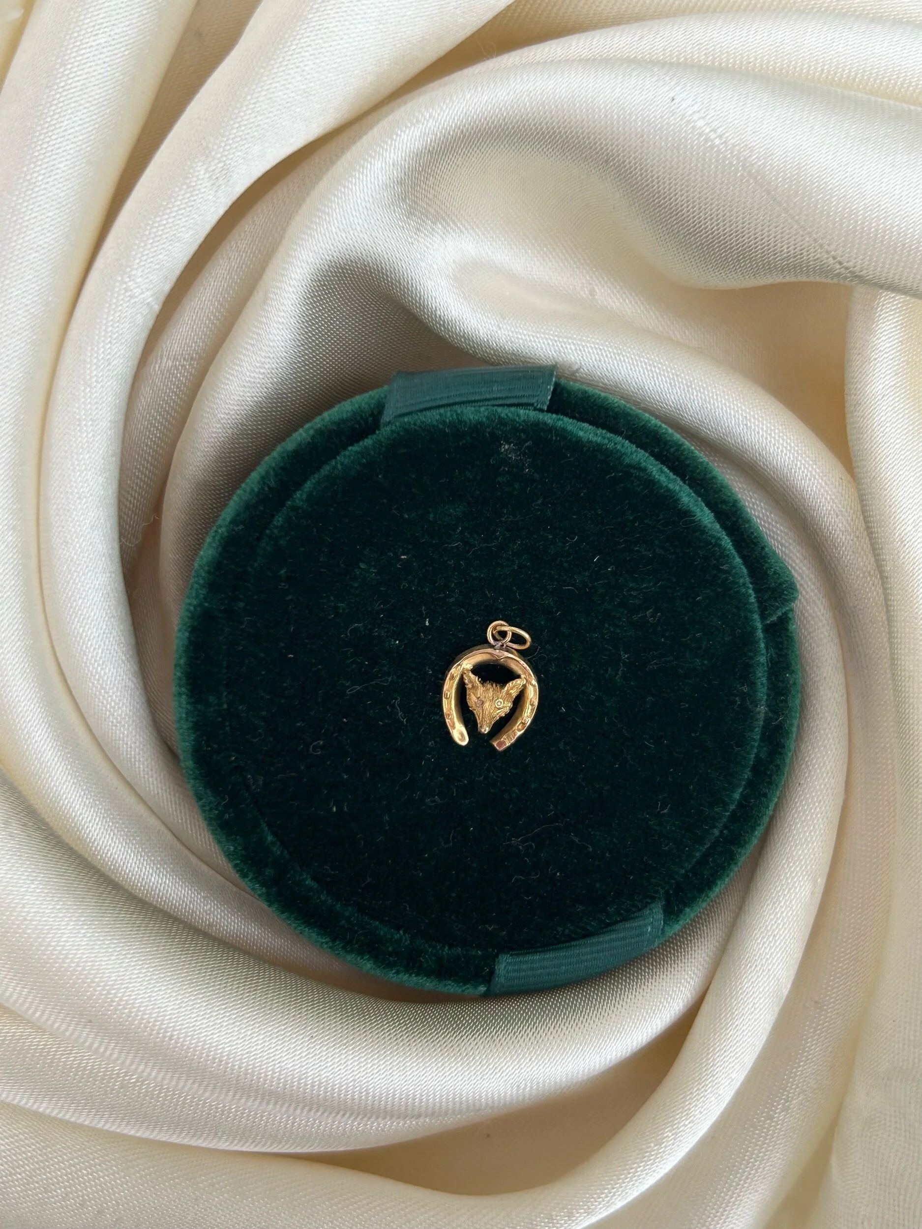 6A4581C3-A874-4FF6-94BB-9D86CBA13EC7