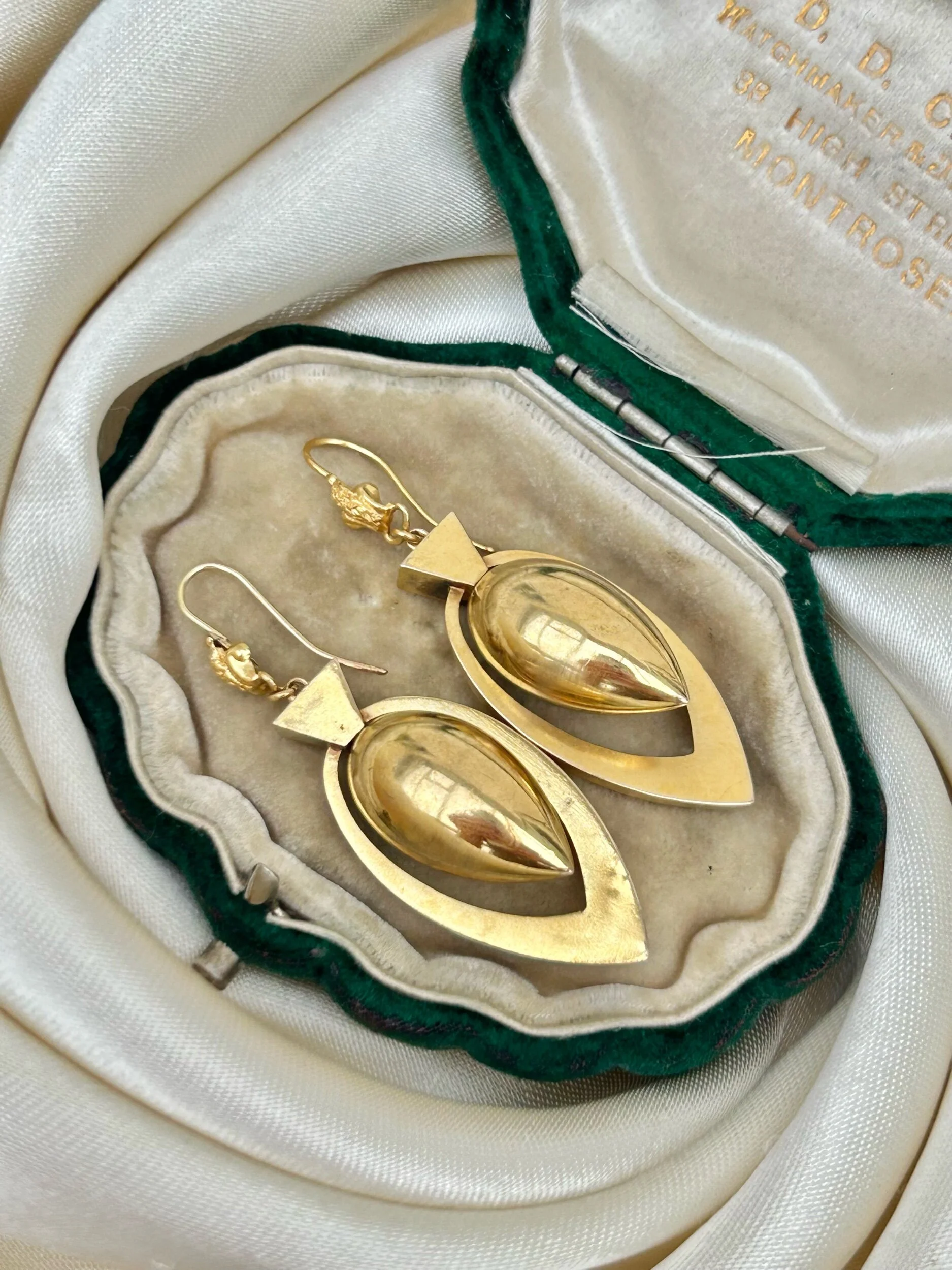 E258EDB2-5987-49E6-B337-A8C7002409B3