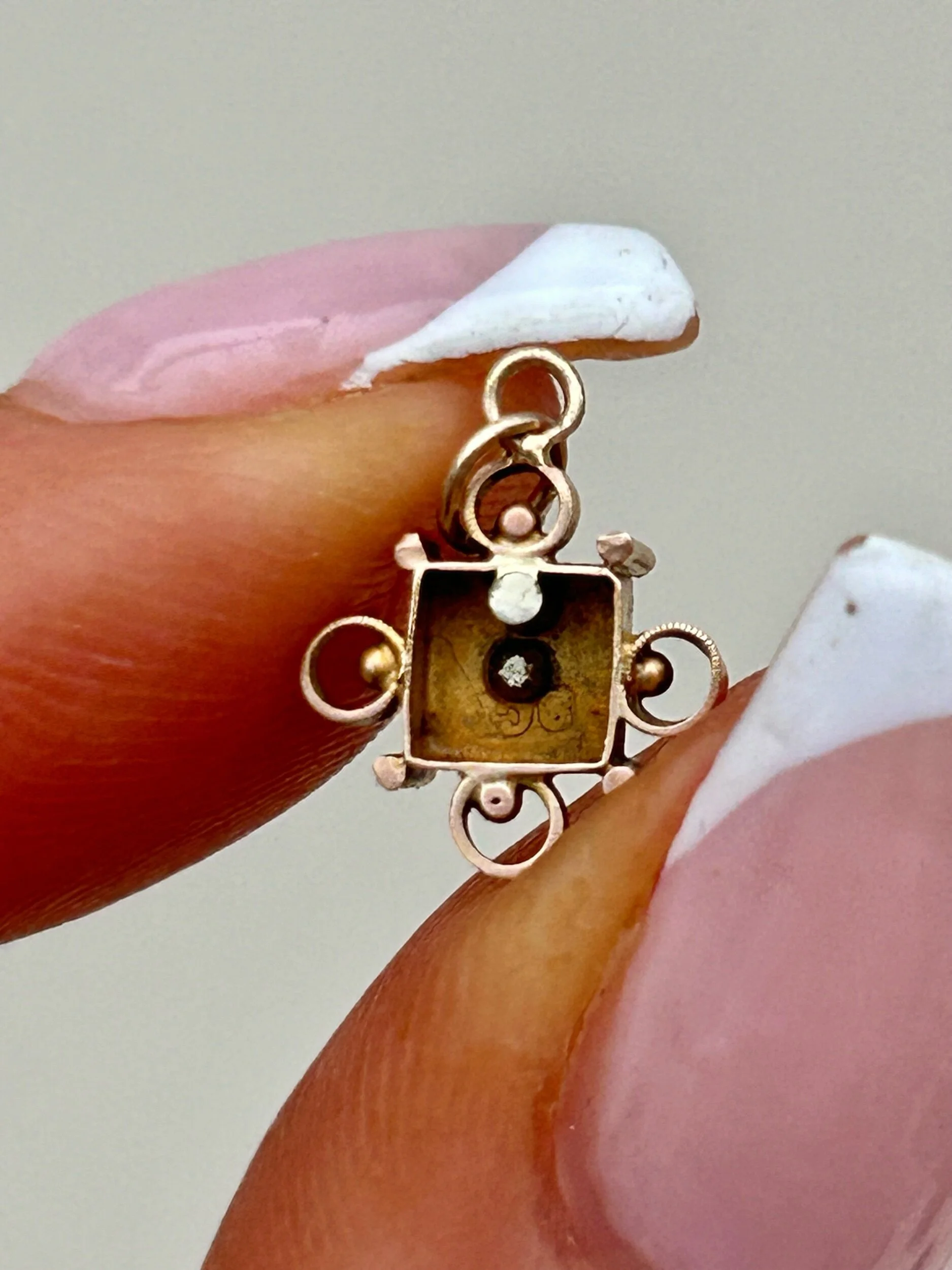 B7A44CE5-3719-4871-8CF8-DEBB6BDCB9A4