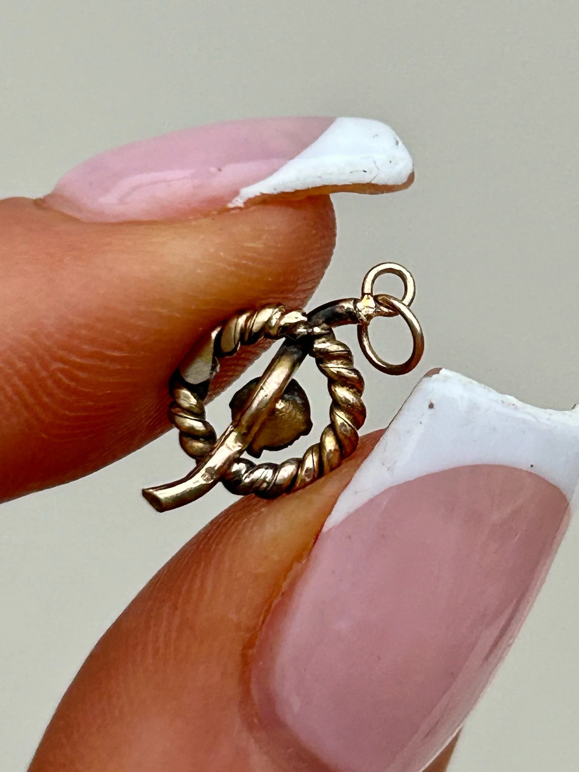 E7D5A26E-8368-40A6-9196-4D033F6E8EEB