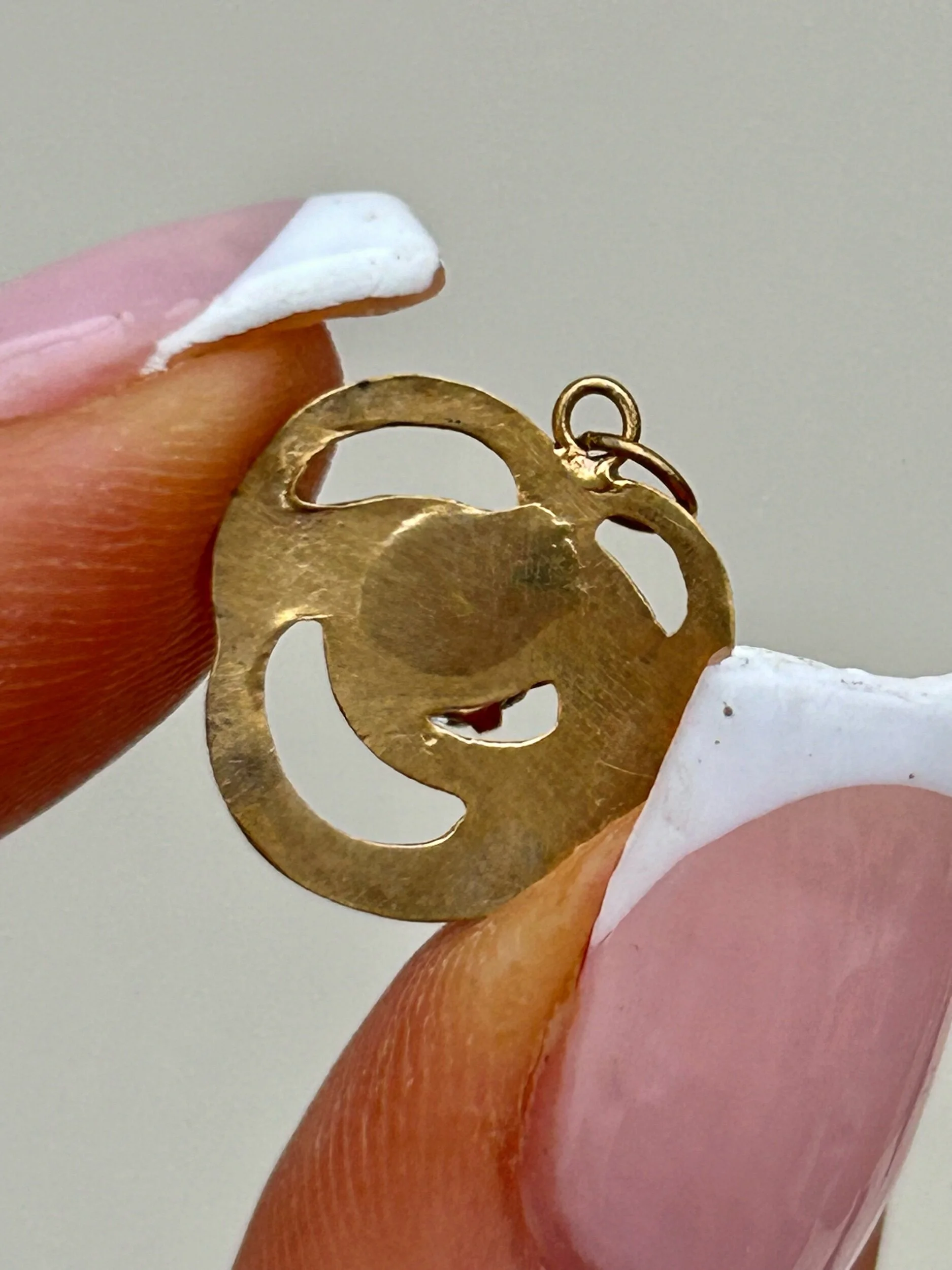 4F0F0B01-6298-48EA-9362-E3F53D490B4B