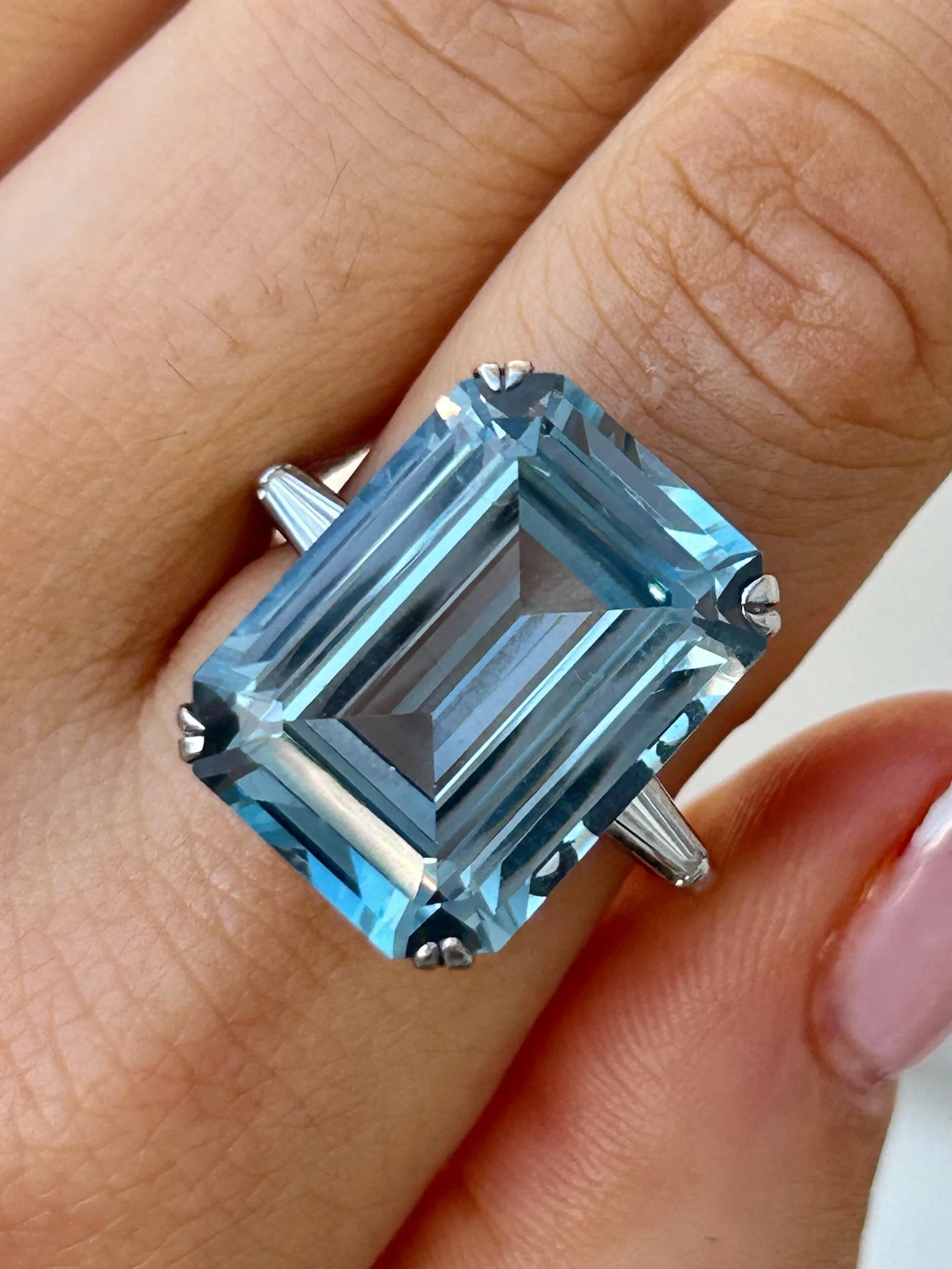 7F102D85-4EF3-48E1-8862-E62937141F4B