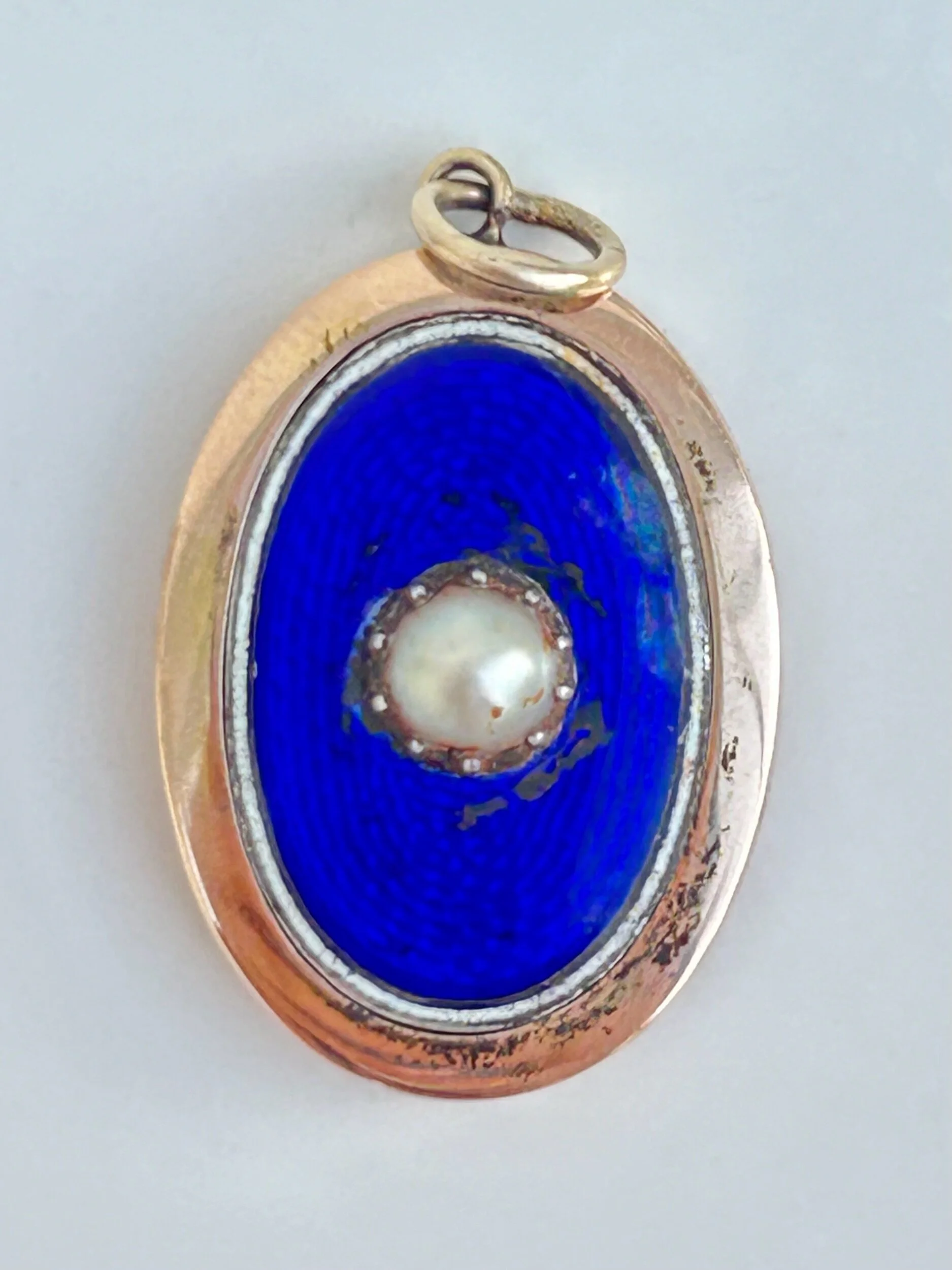 A6E74701-90FD-4EE0-89DB-292E1F64BFA7