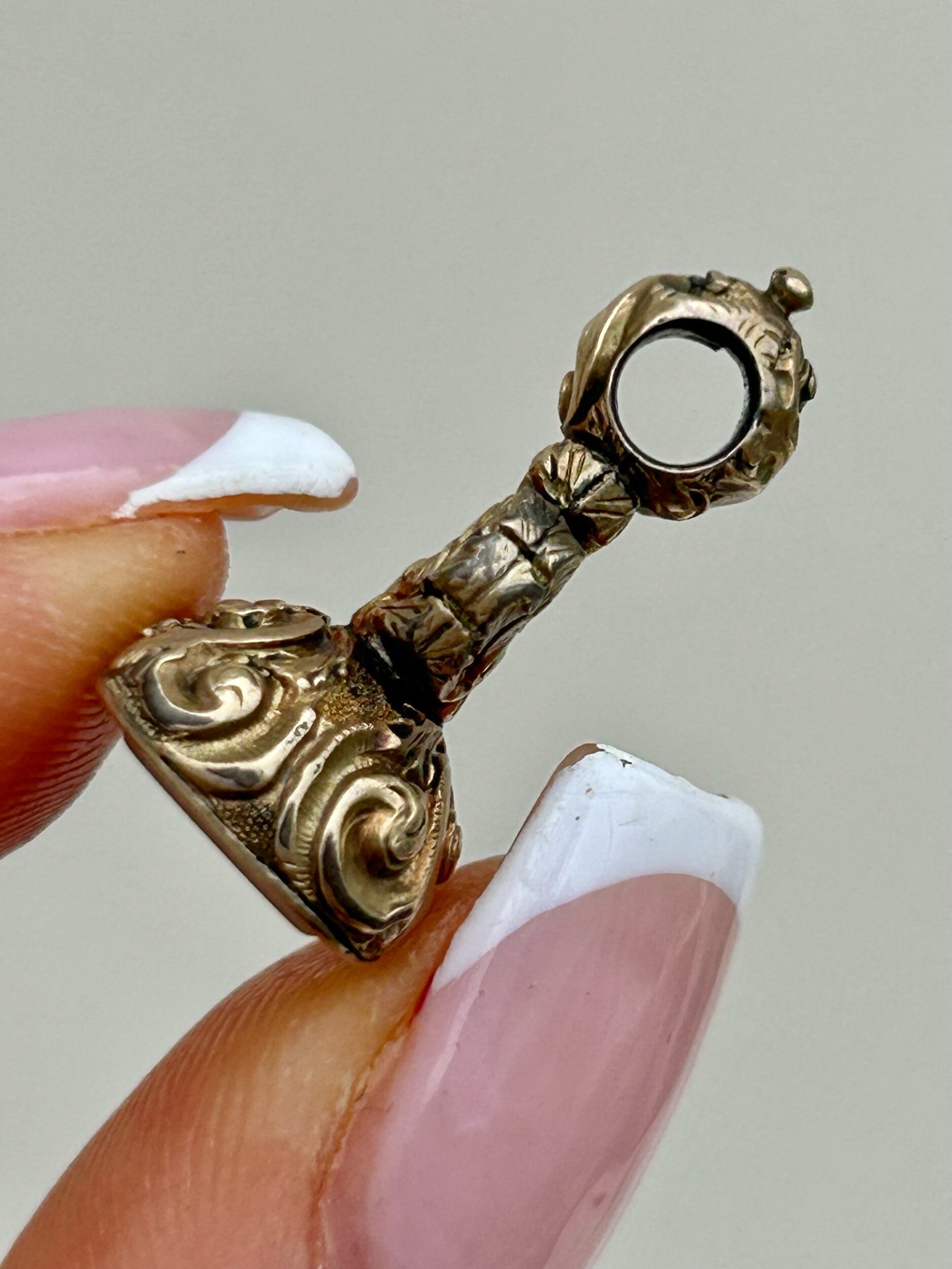 AB79C8F3-EE69-4836-A8D7-9FFFDE2CA0F4