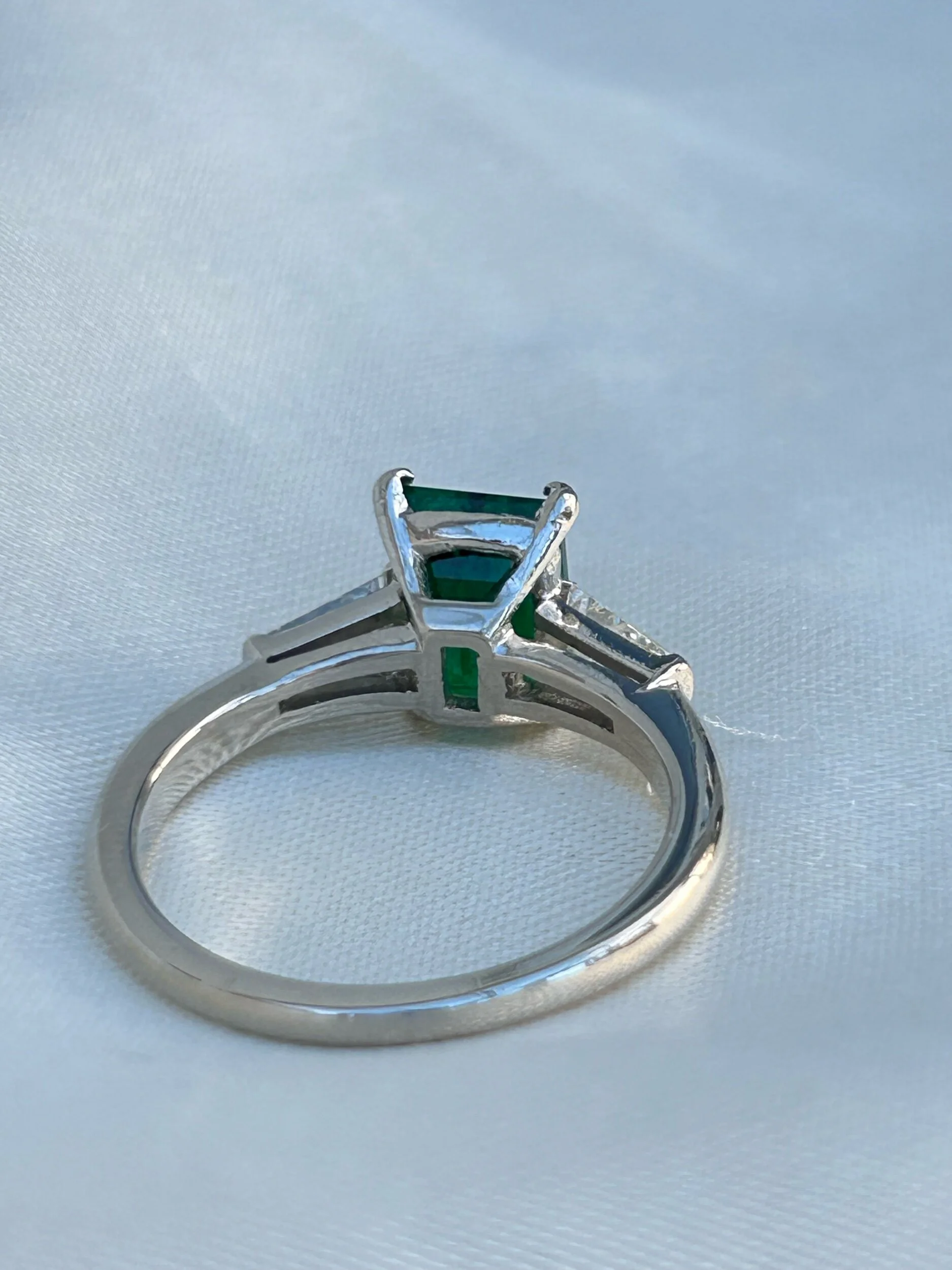 C51F6BEC-2512-48A3-8D36-5990BA236F01