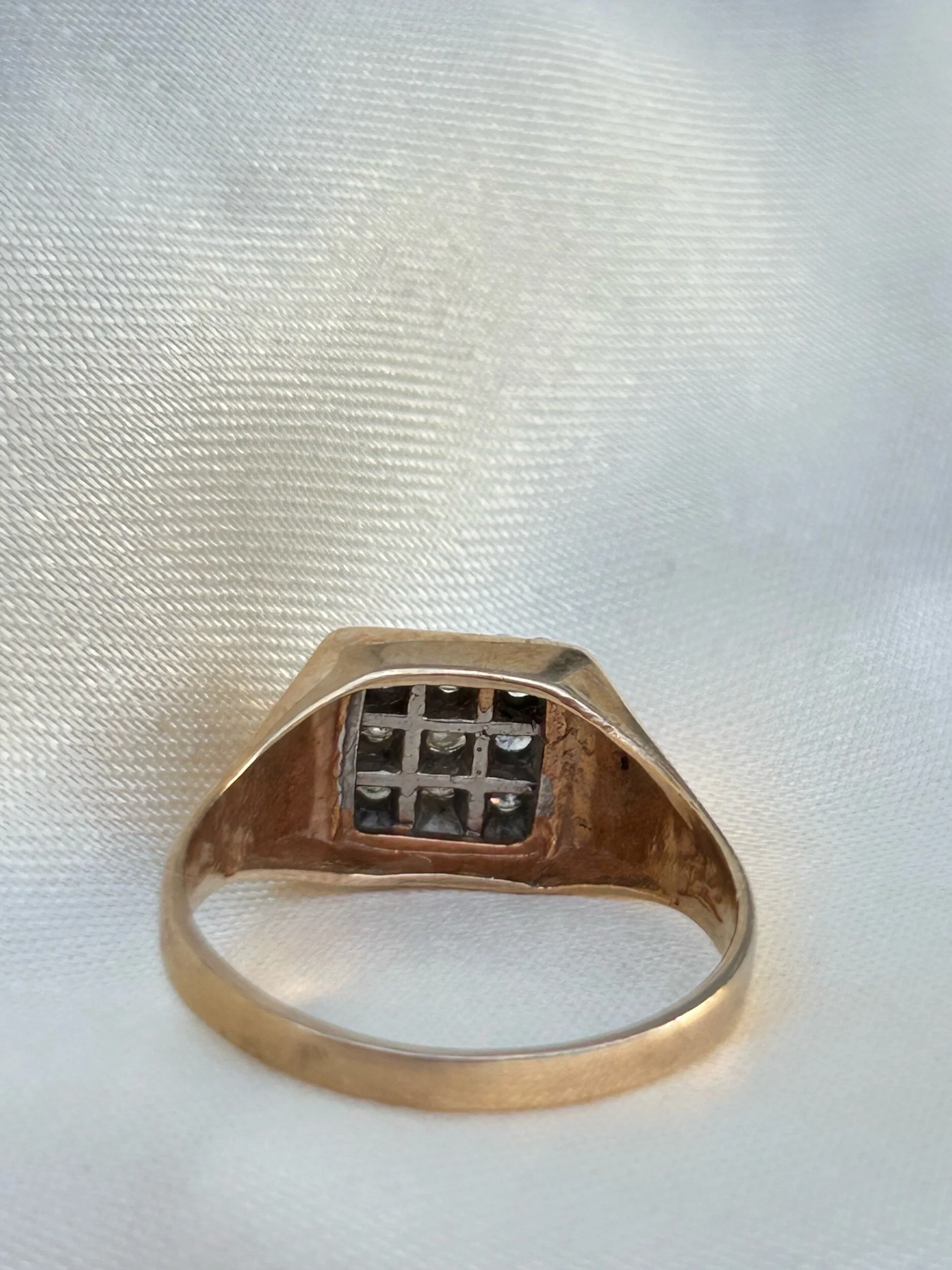 EE20F1F6-A3F6-46C1-934C-E5DD71FEC916