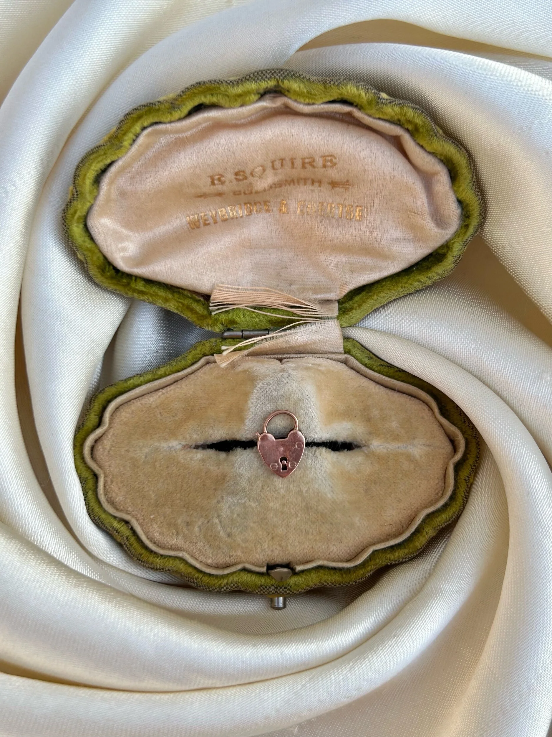 A32B659E-ED9A-445B-8B04-DD7ACD8E7615