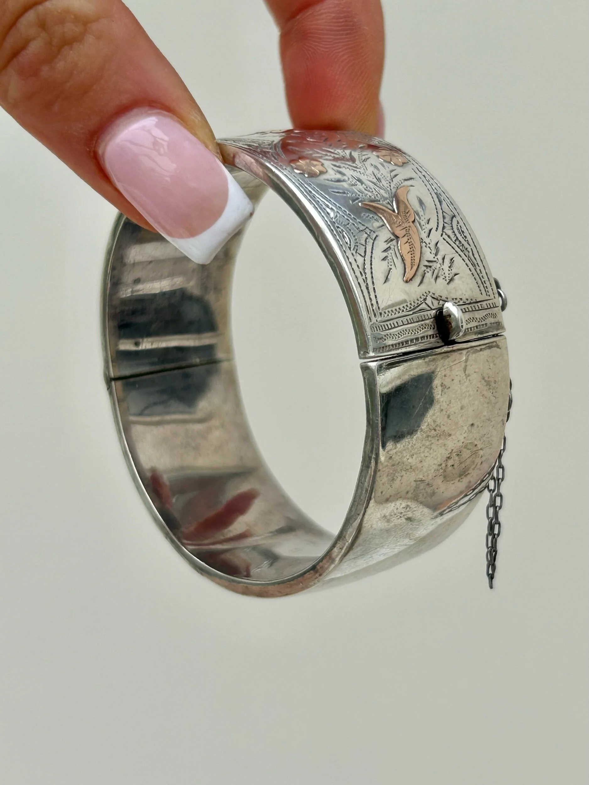 AC0FE898-6575-4913-9103-C1622E80DD8B