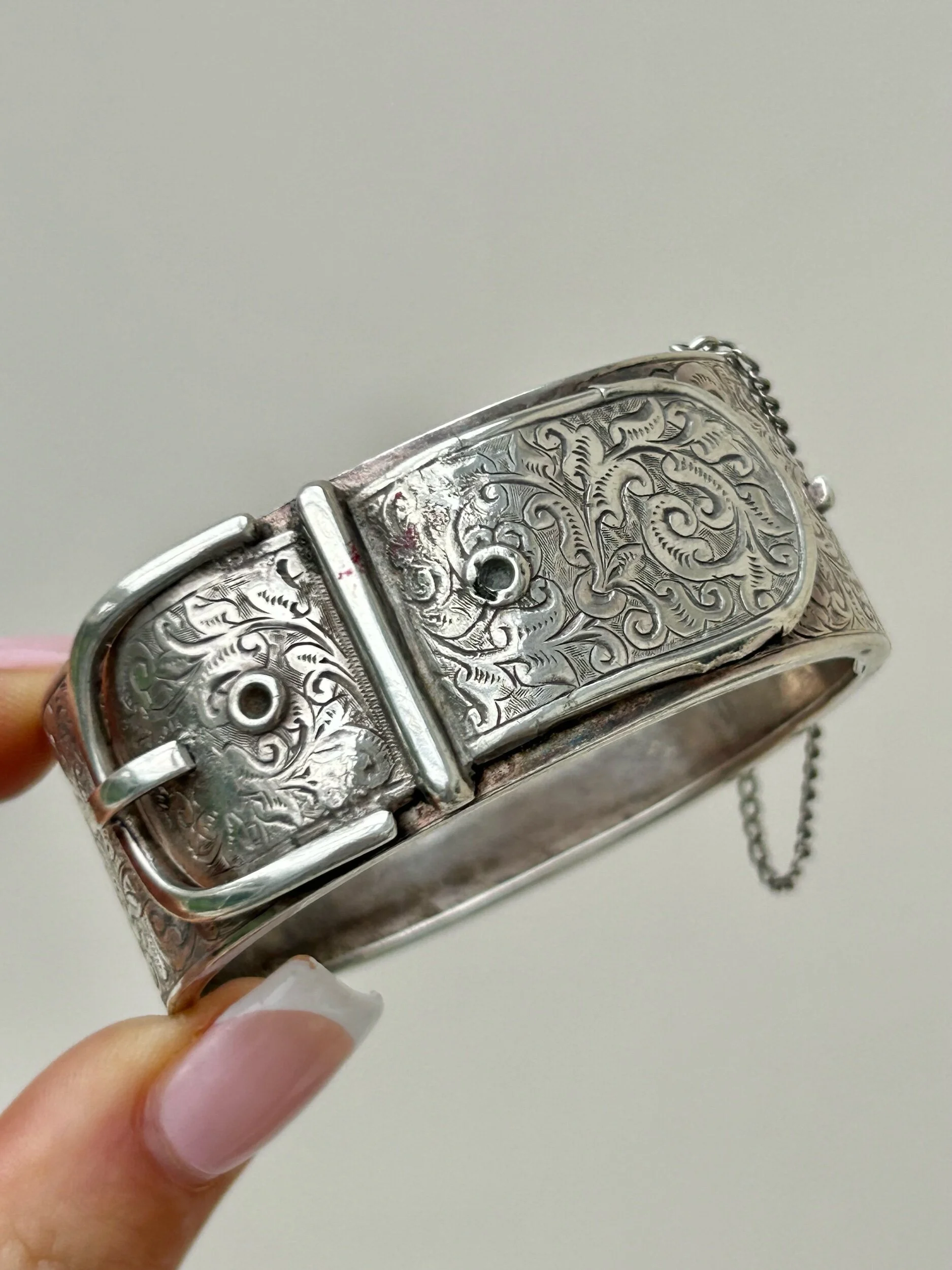 973D0DEE-857B-46EB-B7DF-A976F8503796