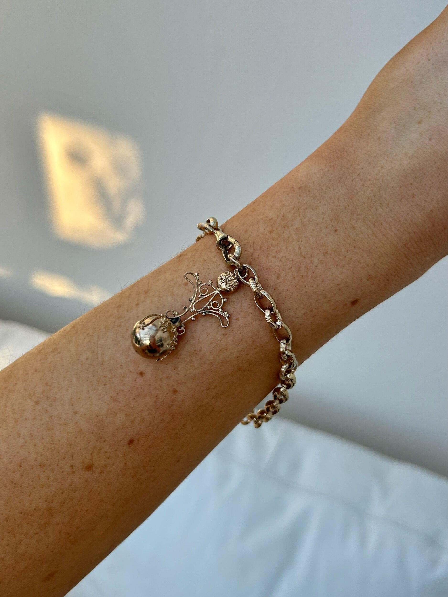 2D608CDC-FB55-418B-ACEE-D15EC2B2CBF1