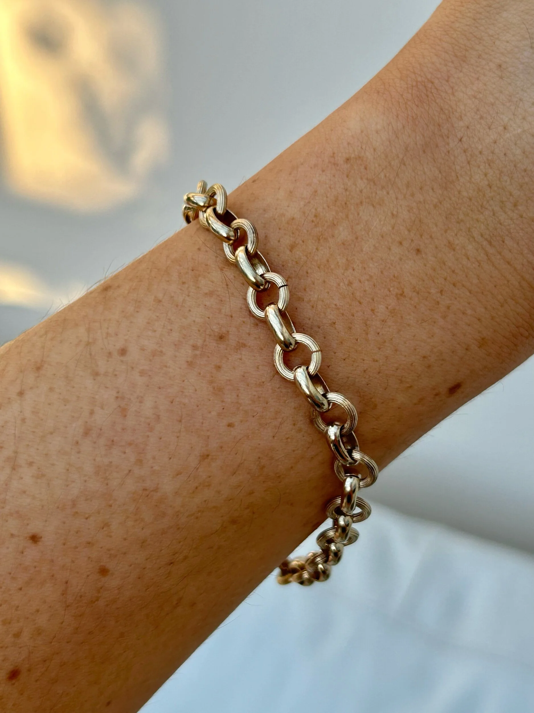 FCFDCA26-1BF9-4253-85F3-3E3A4B00508B