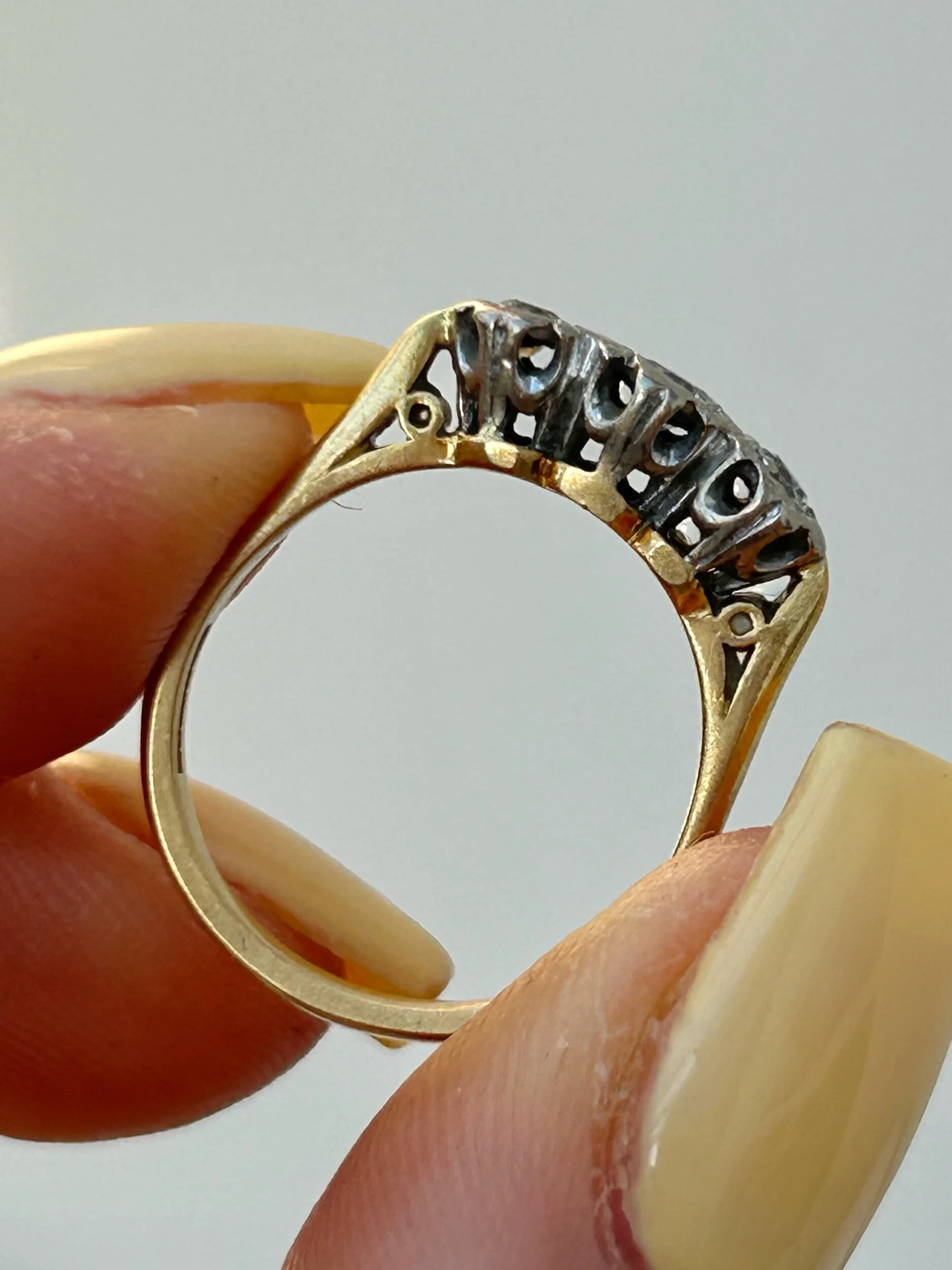 19E3ED31-492B-4BB8-BCB5-F8D2479BFBFE