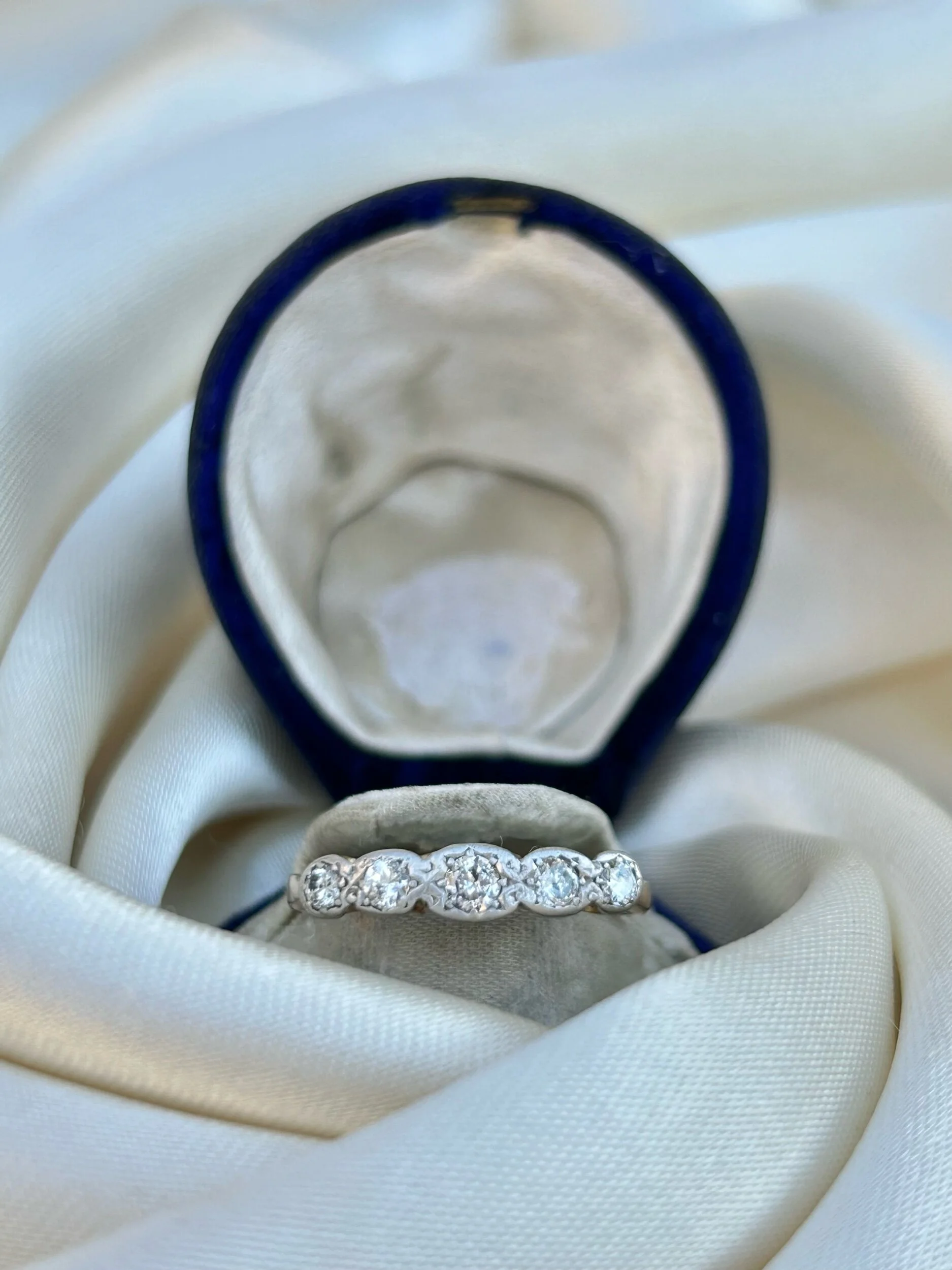 5D5BF159-B23F-44A6-AC8C-AC9F9823D888