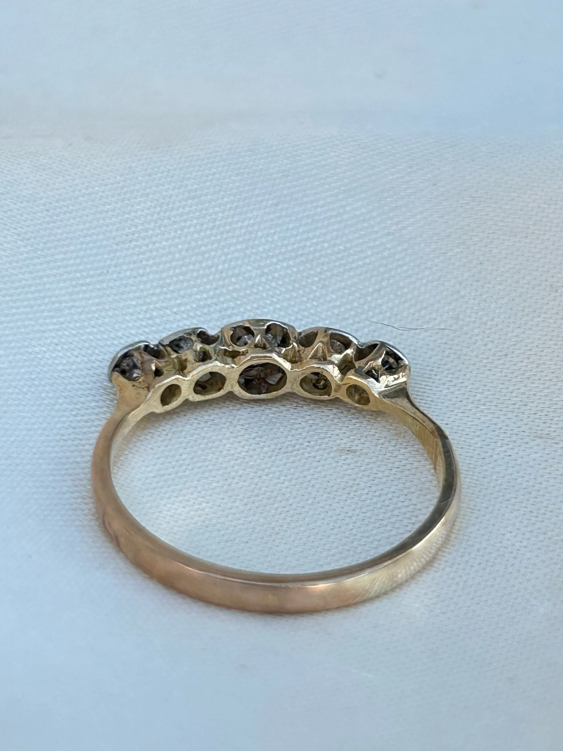 CABFE60C-68AF-4909-83D5-2C2F47C3CDA0