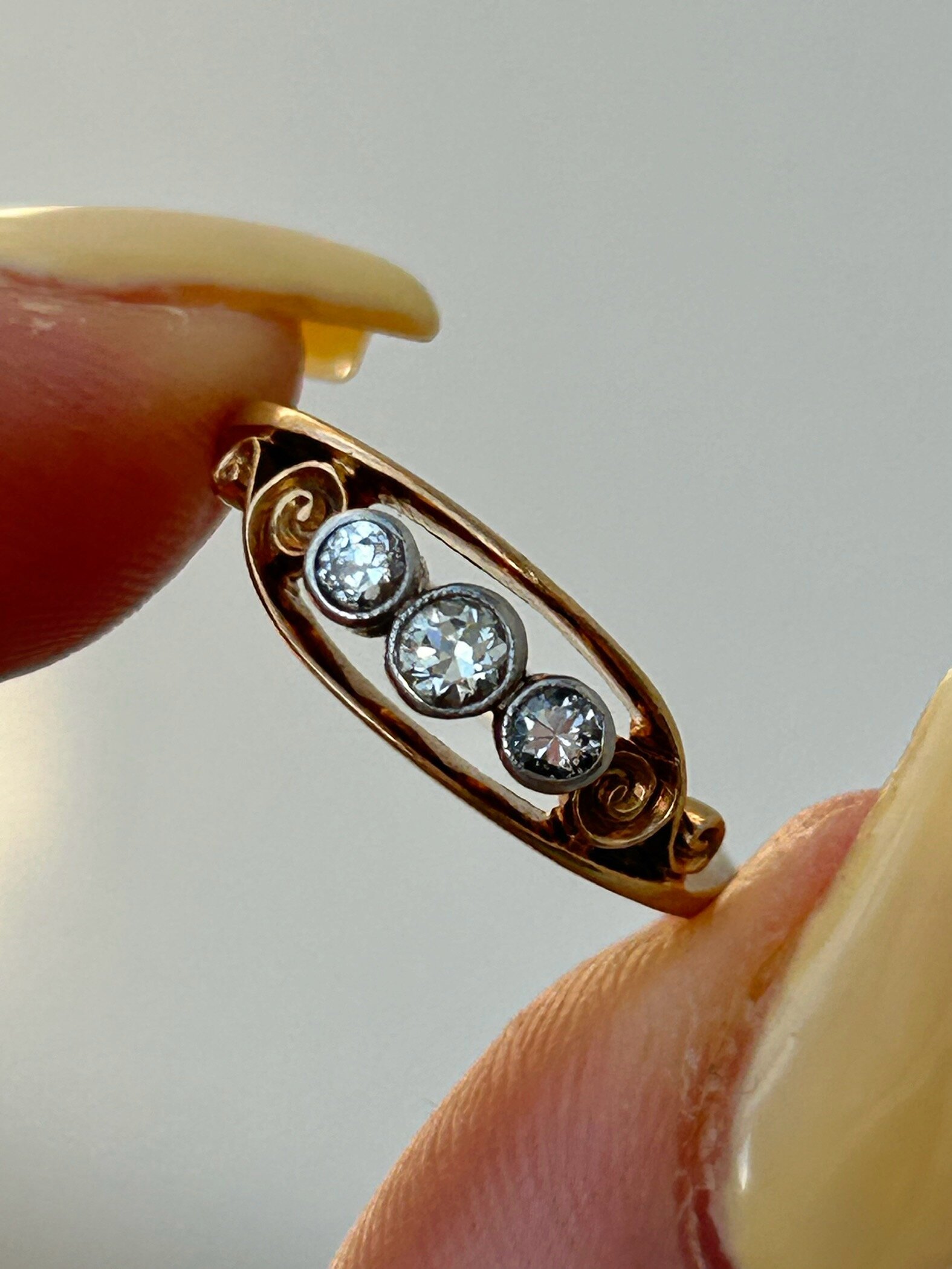 3F623CBD-8CDC-45BF-B192-DBEA9B23D3E2