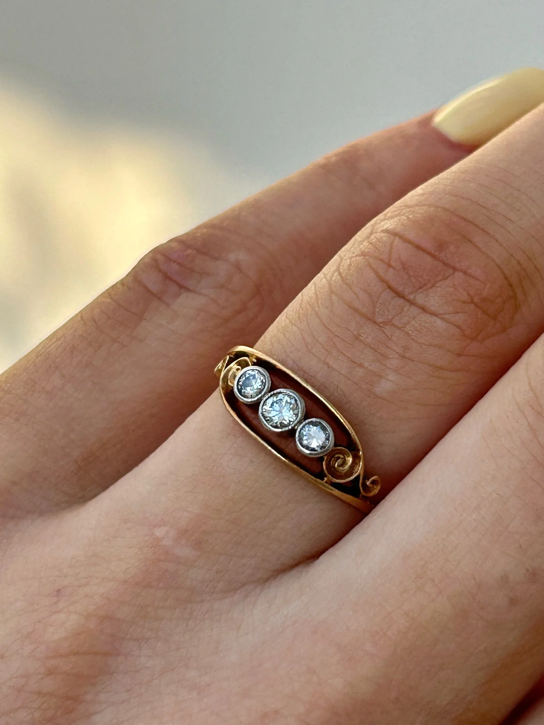 6E57FE24-BD43-40E2-928B-08ADCA2C1FE3