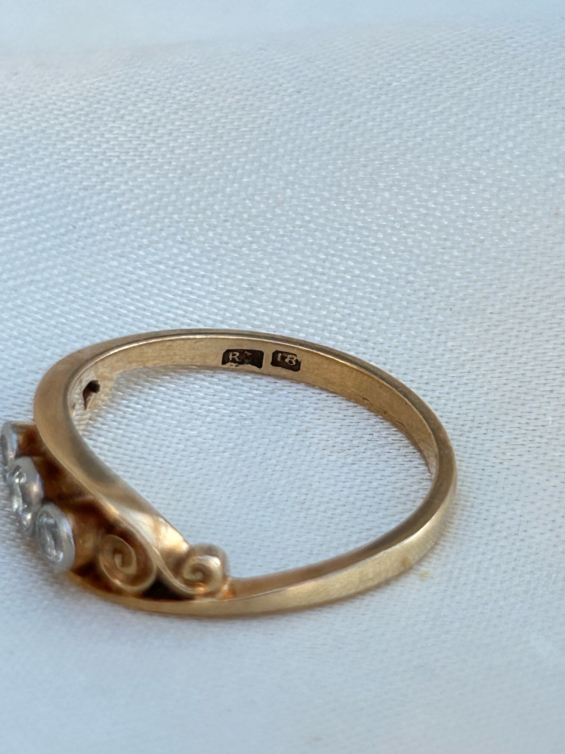 F4626E48-8E6A-43B9-B41B-71D97EA3FB26