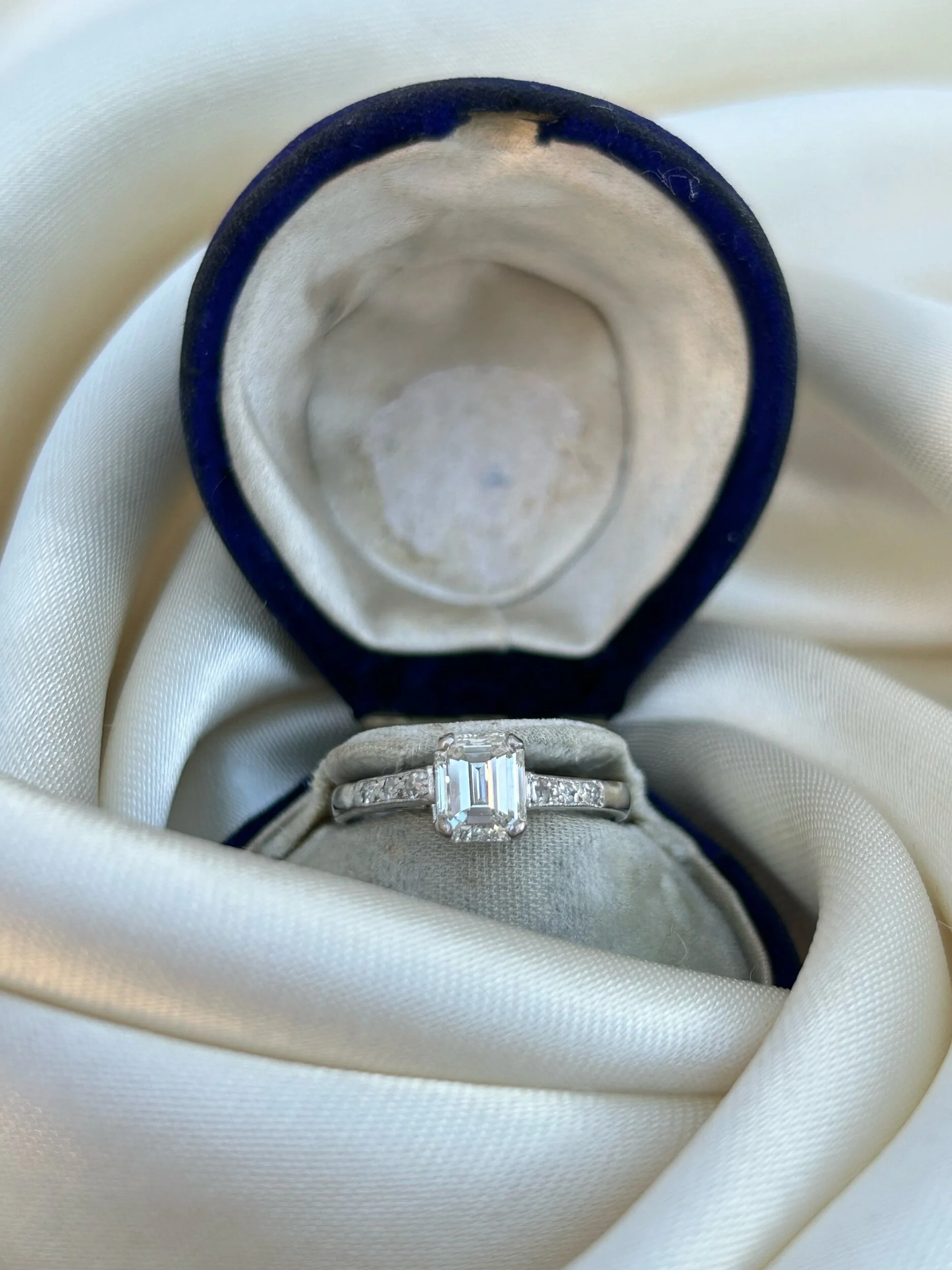 B2B728D0-1273-41F2-8B63-A24067DF2874