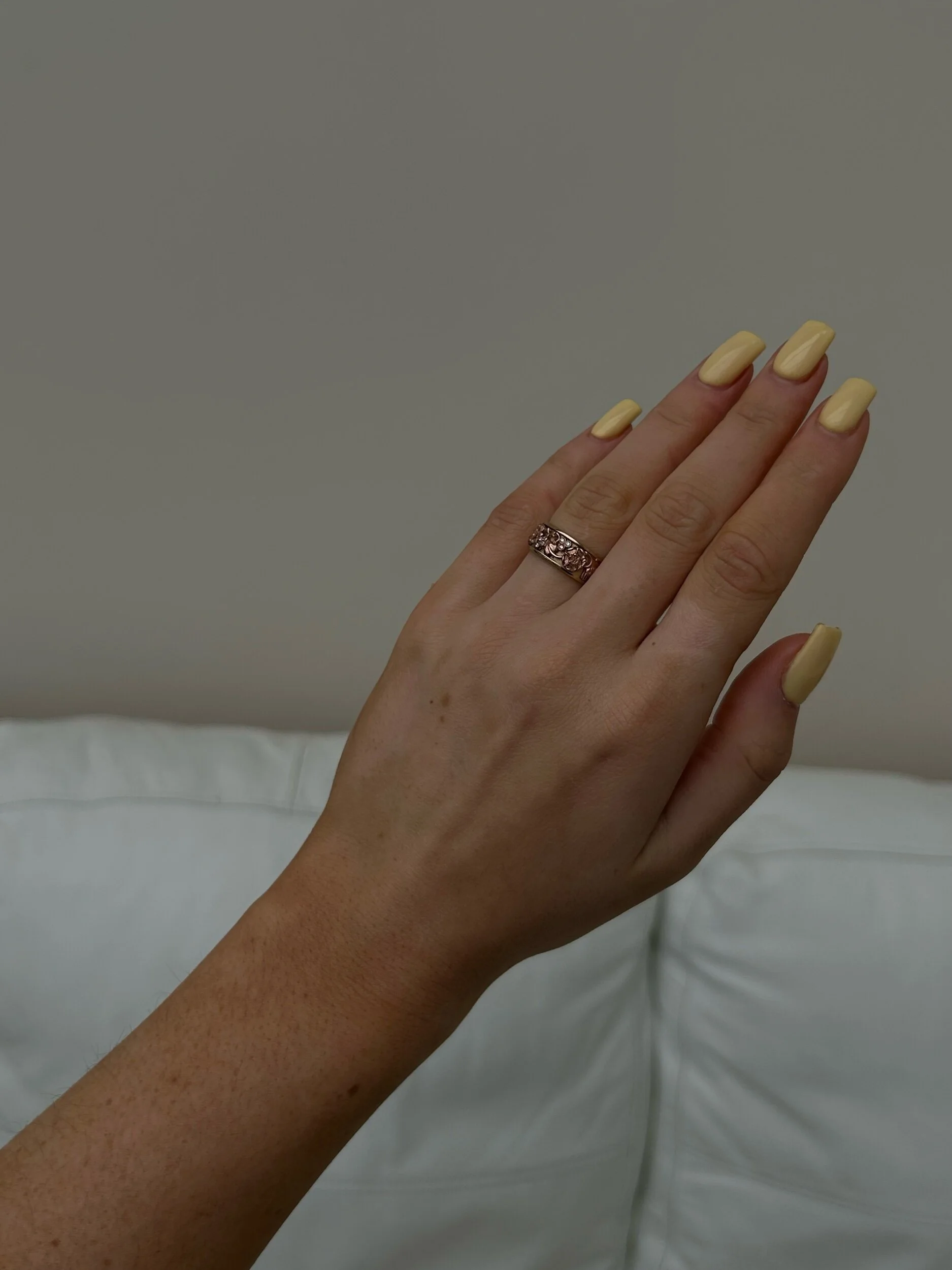 44F50942-3E61-411D-BE47-98F905E896EC