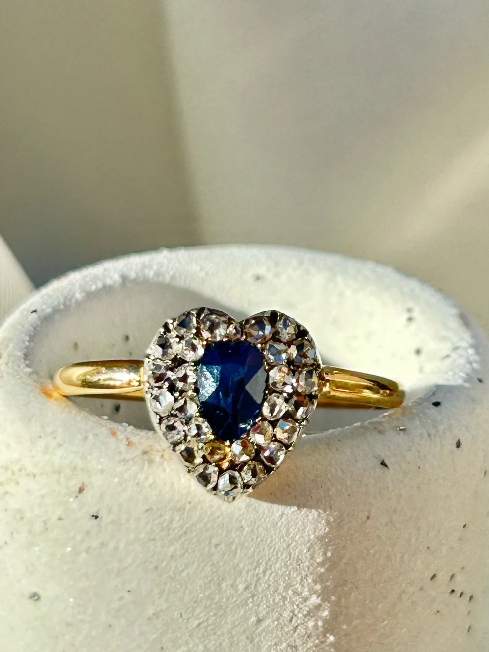 12C51B63-3135-4857-A833-51F80739DD78