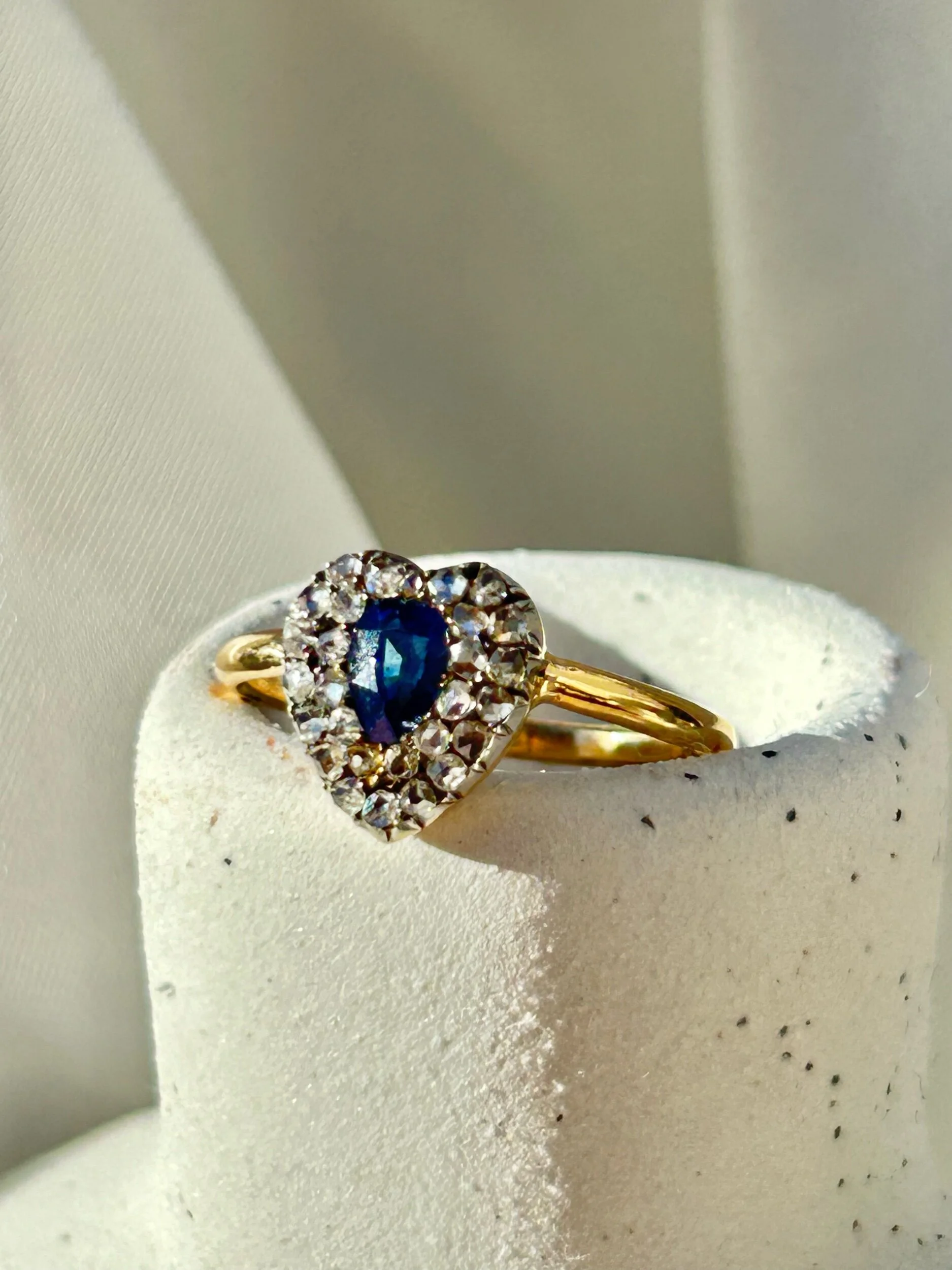 1F18CEA8-3865-4AC8-A923-0A12ACD29D12