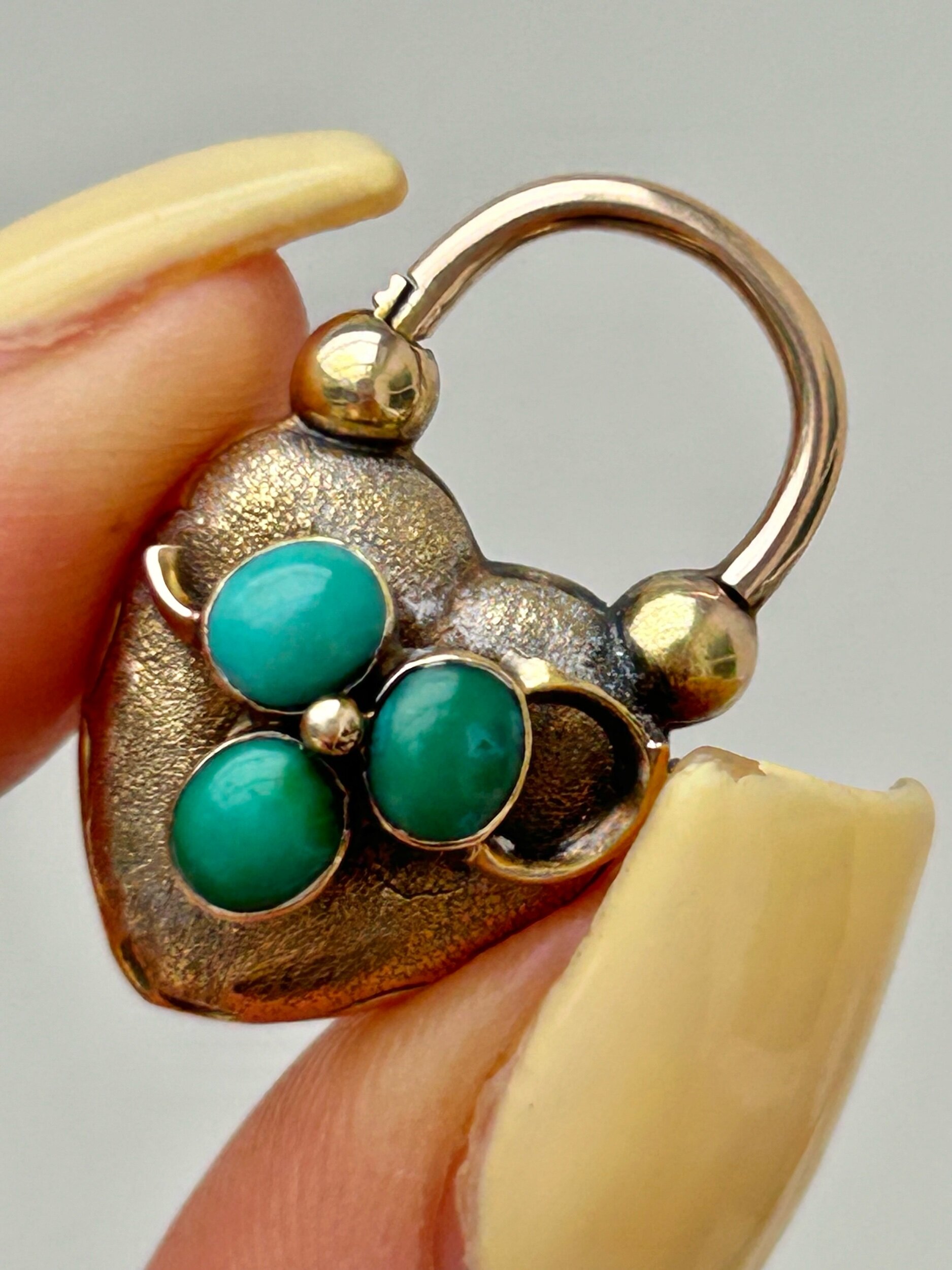 ACFC4DAE-8CB9-44D2-805C-A9EA46869D75