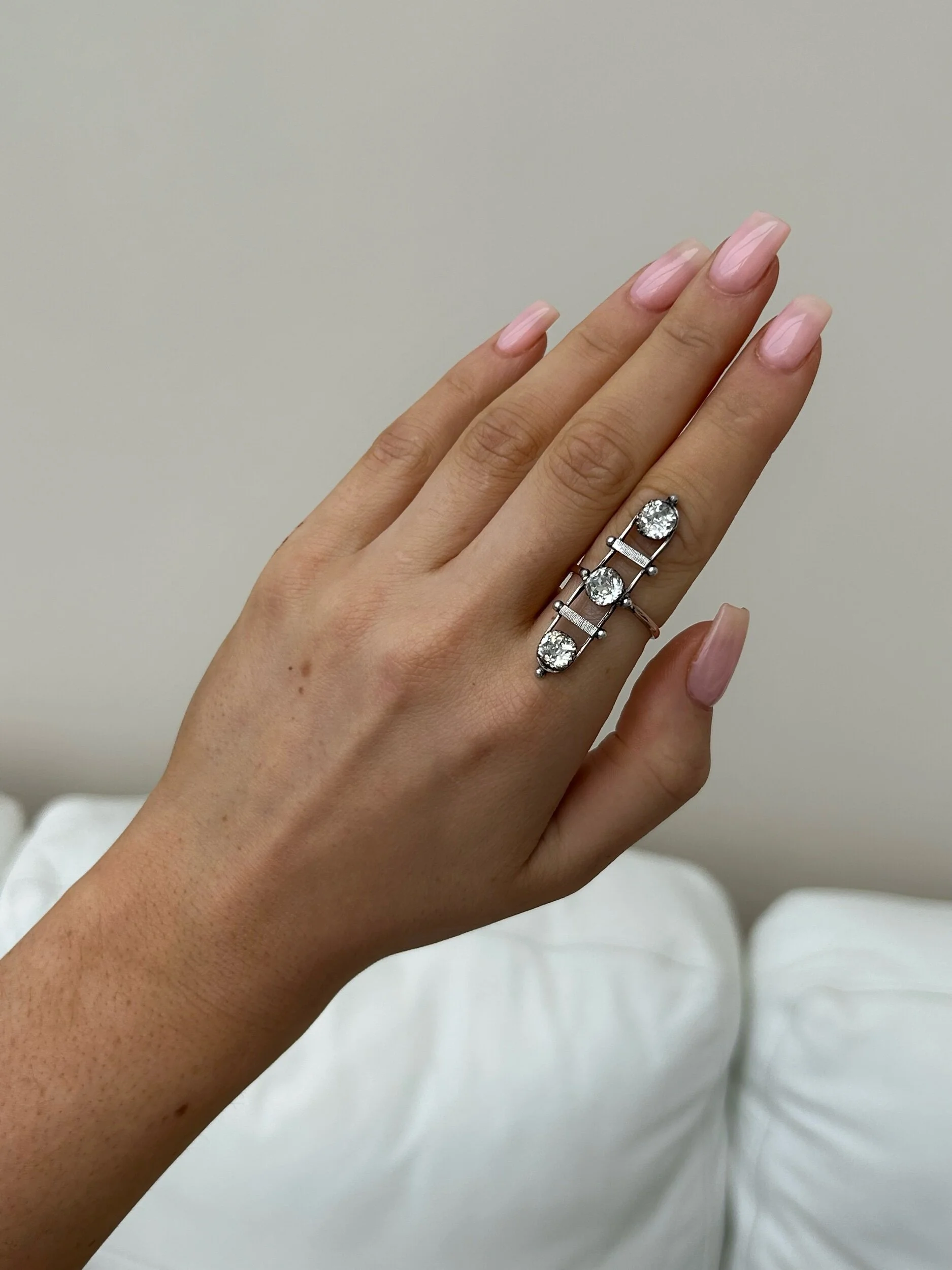 AC14CB69-0CFD-41A5-98BE-758437527244