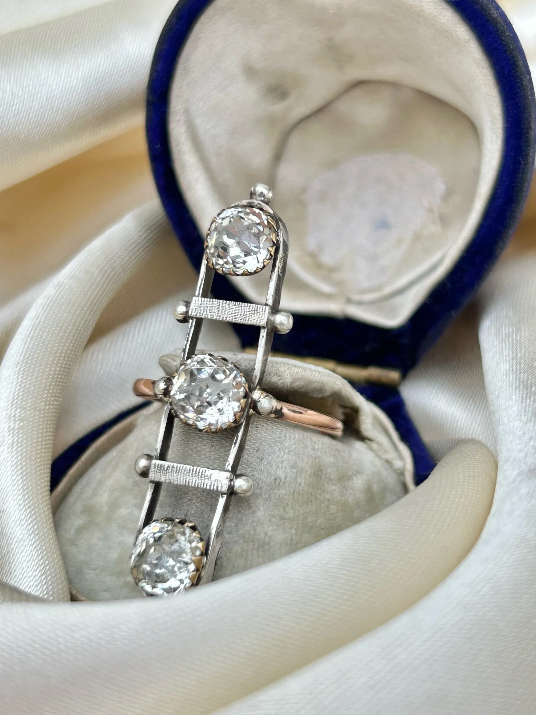 FFB9D579-C373-438E-94F7-BE1E1EA497C6