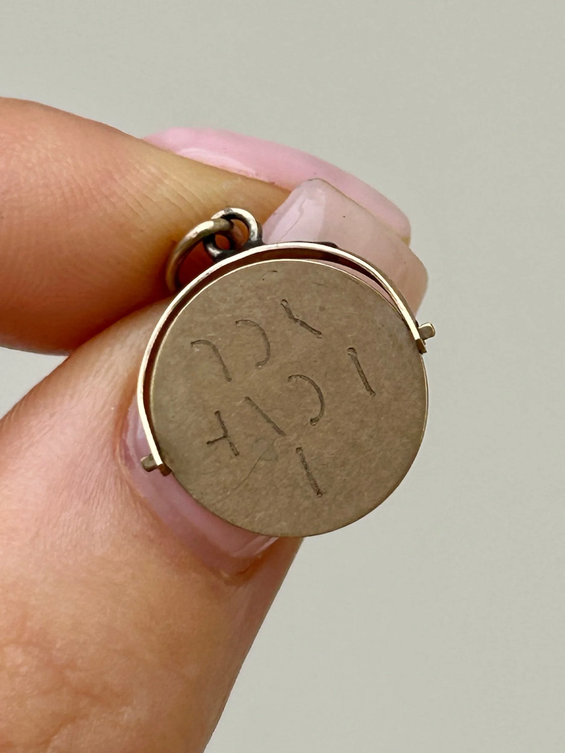 D1562AD5-A9E5-4843-B782-3F8A6E2F8770