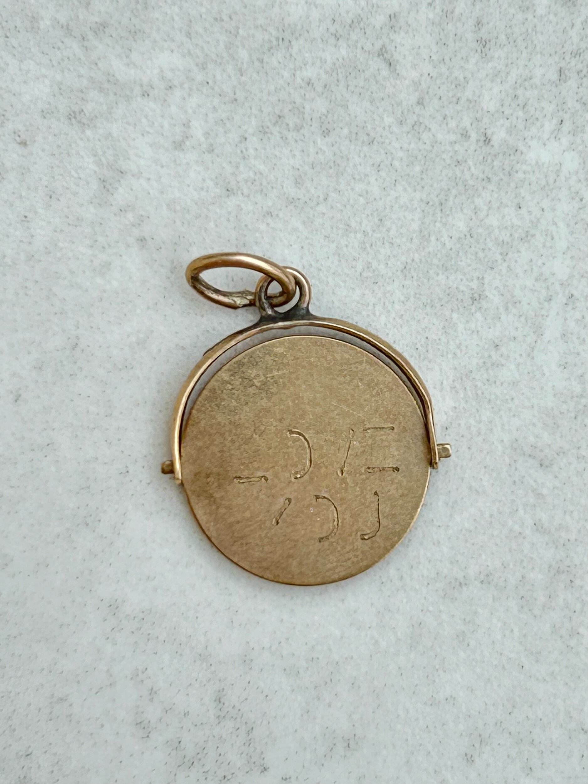 72952386-E7B2-4E61-AC2B-C3F8CFB5809F