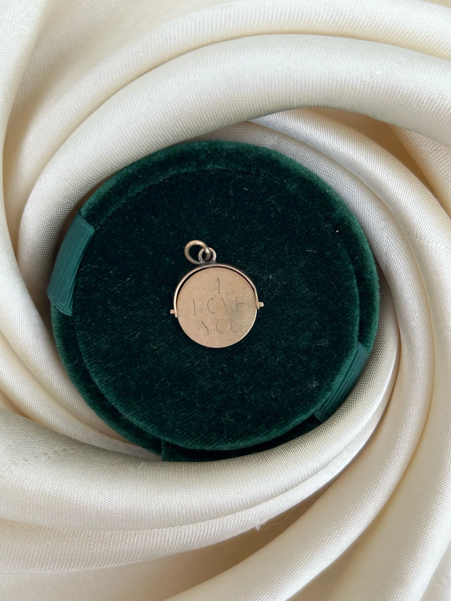 A1F41B0C-7A68-4492-9B77-F3E3F631C2E4