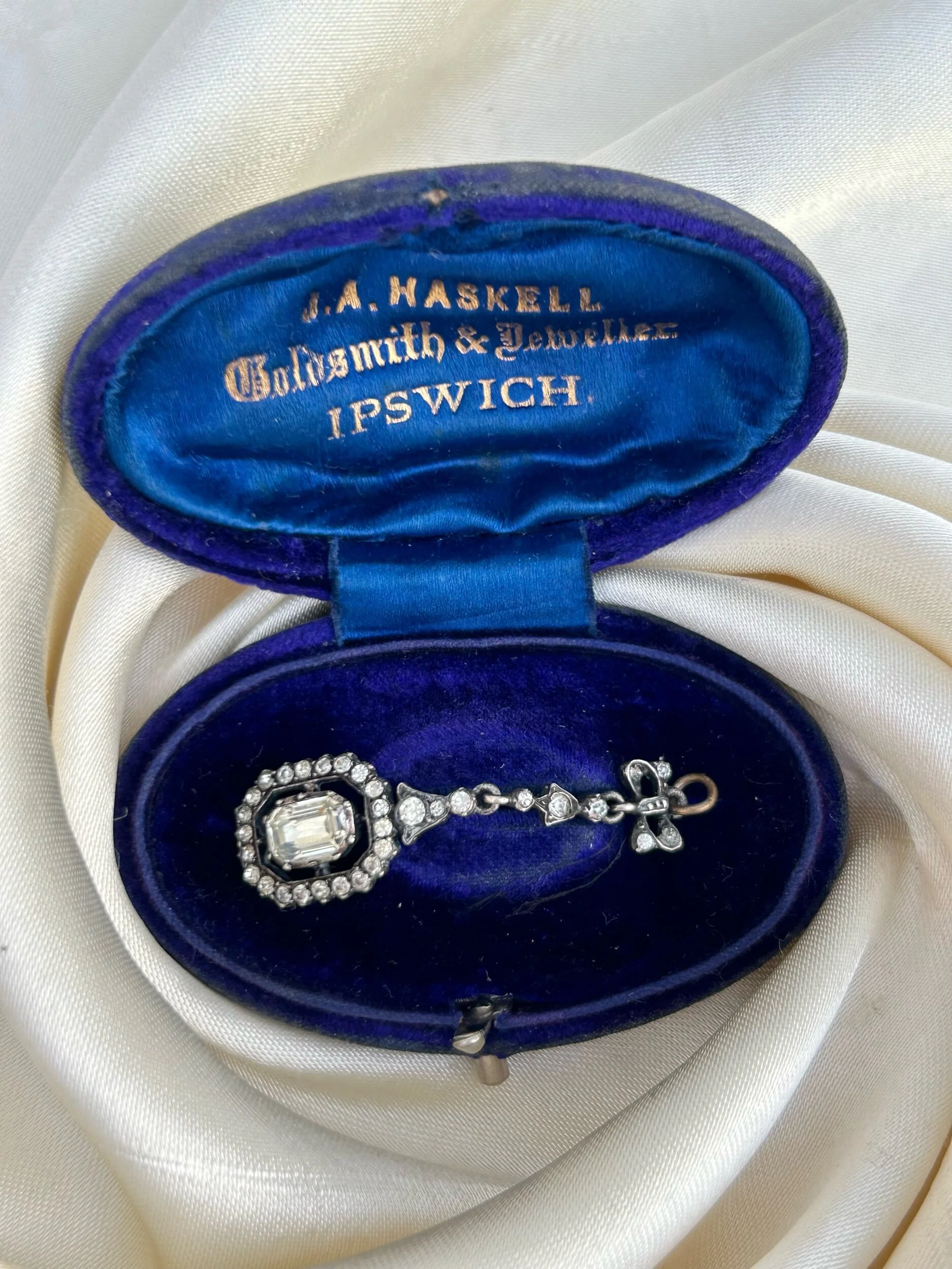 32B3850E-6E19-4867-A79F-0CA243F00429