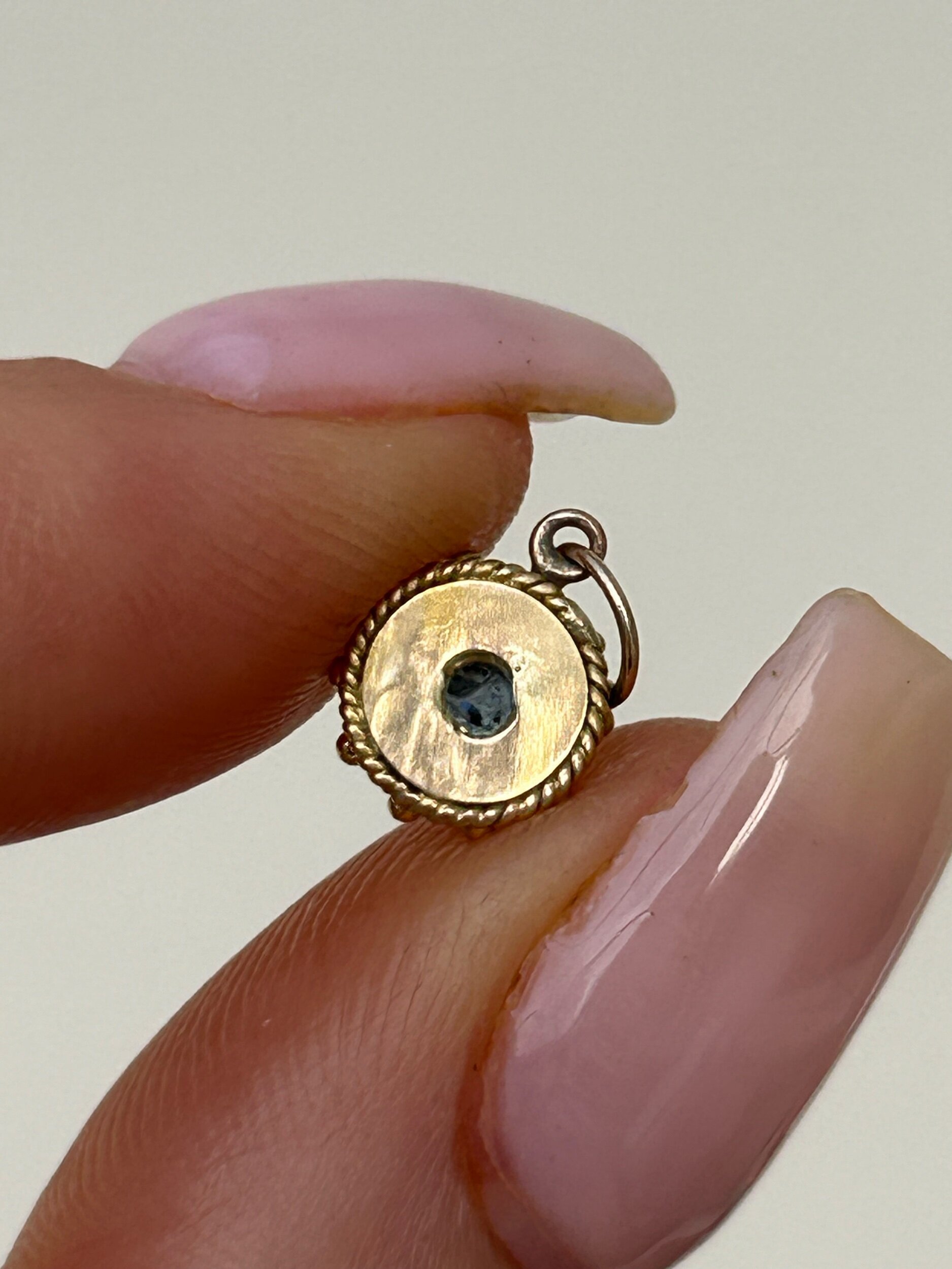 B4D000E2-452A-4F39-A1D8-B23F60DB2A70